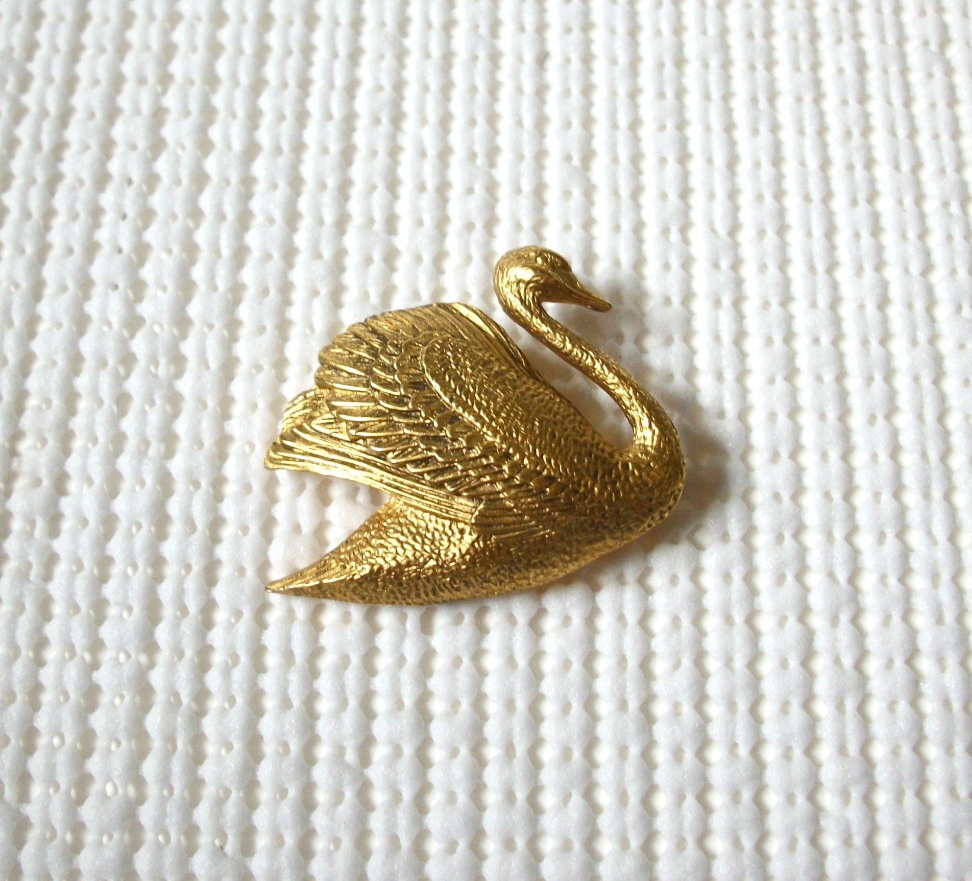 Vintage MFA Museum of Fine Arts Rare Gold Tone Swan Brooch 030521