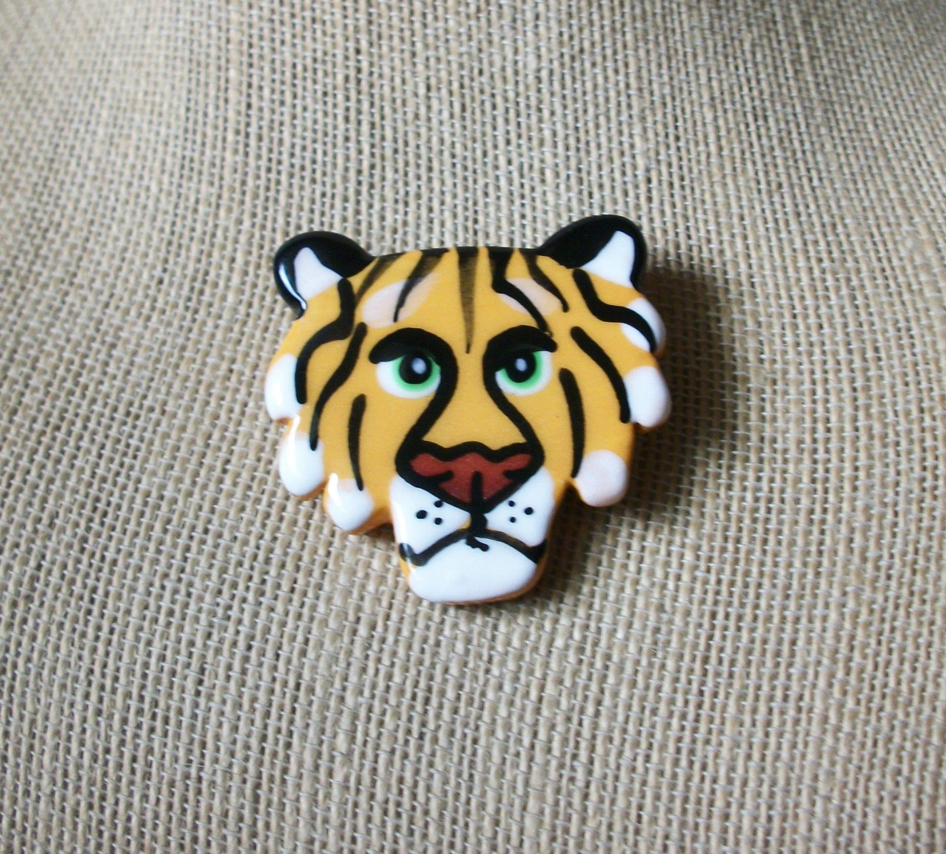 Vintage Brooch Pin, Class Of 1944 Signed Tiger Glazed Ceramic 030521