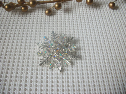 Vintage Jewelry Beautiful Snowflake Aurora Borelias Crystals Silver Tone Brooch Pin 52017