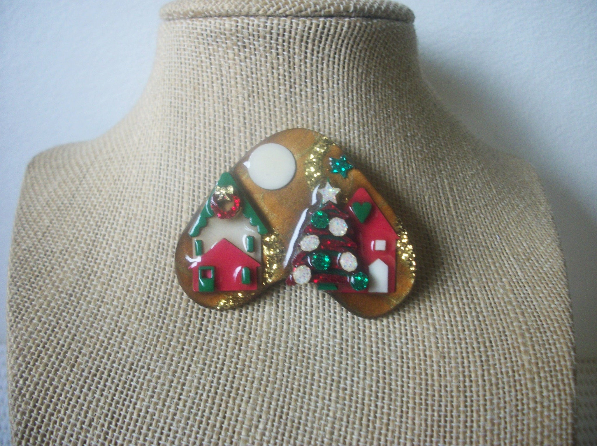 RARE Beautifully Detailed Lucinda House Pins, Heart Shaped Christmas Theme Poinsettia Tree 021321