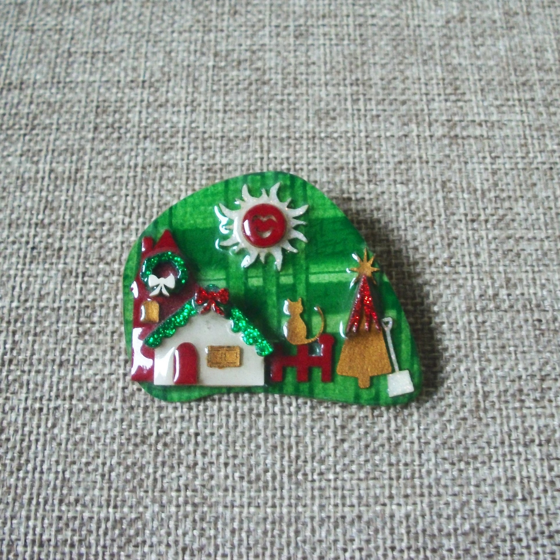 RARE Highly Detailed Lucinda House Pins, Christmas Sun Wreath Glitter Little Cat 021321
