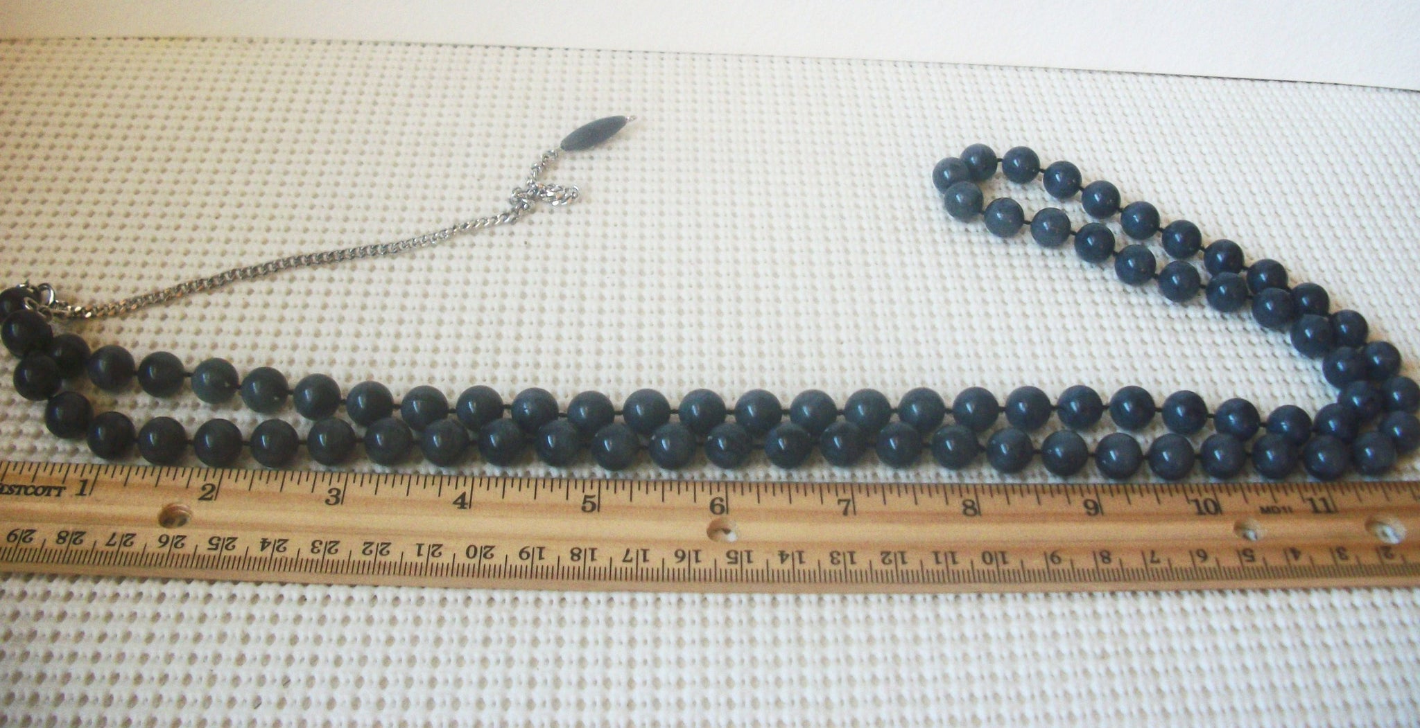 Signed SARAH COV Sarah Coventry Gray Marbleized 38" Long Vintage Necklace 63017