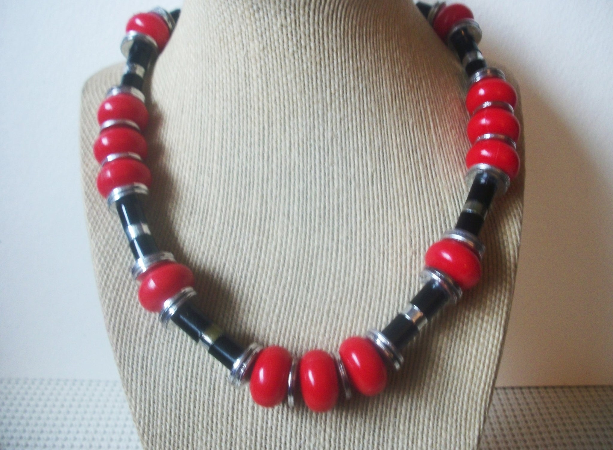 Retro Red Black Silver Necklace 61620