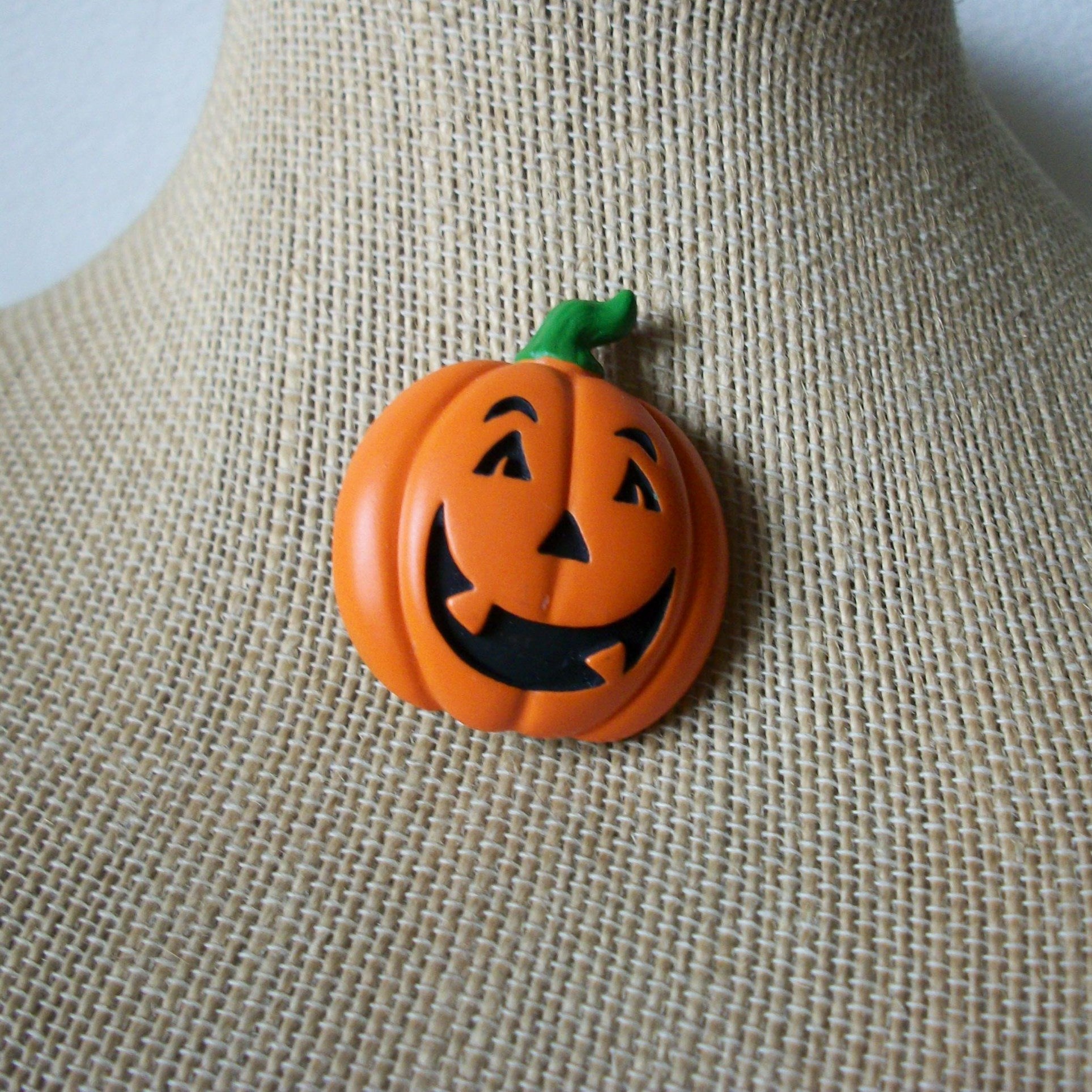 Vintage Brooch Pin, Halloween Pumpkin Old Plastic 030621