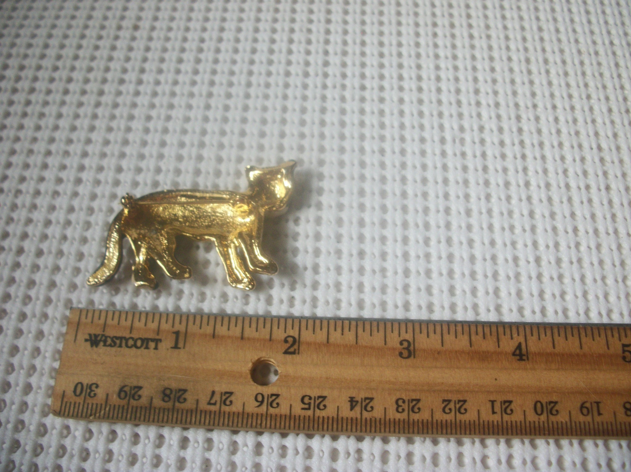 Vintage Brooch Pin, Enameled Cat Gray Black Stripes, 82317 Gold tone