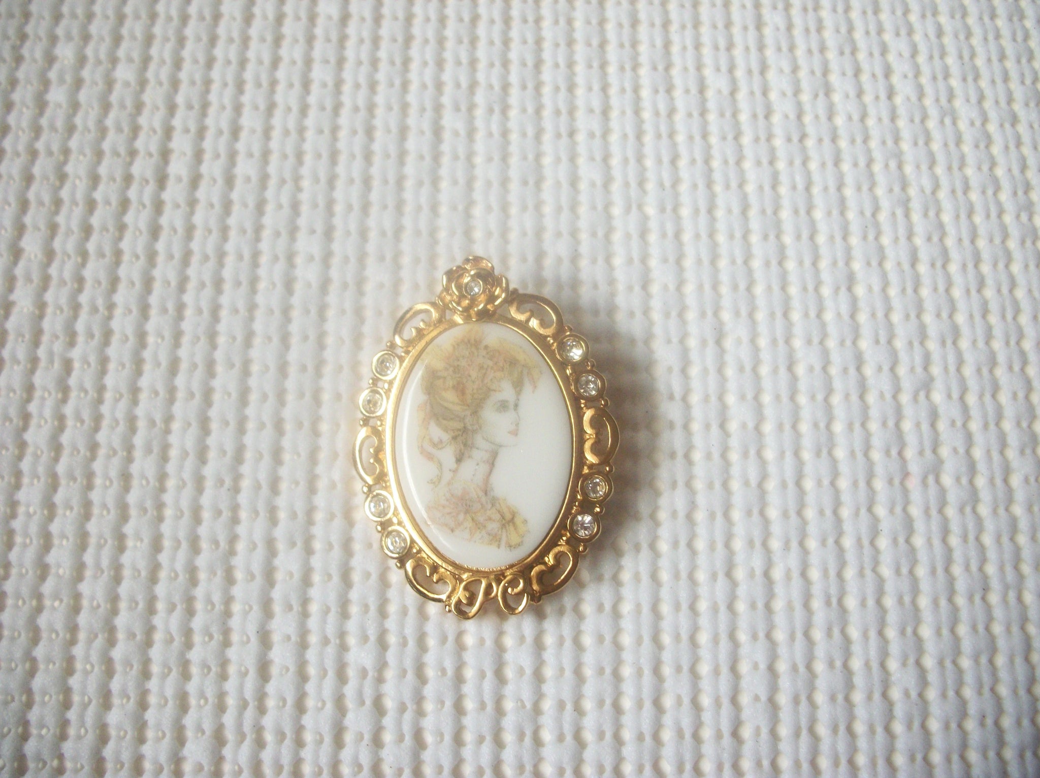 1950`s Cameo Figural Lady, Clear Crystals German Limoge Glass Hand Painted Pin 73017
