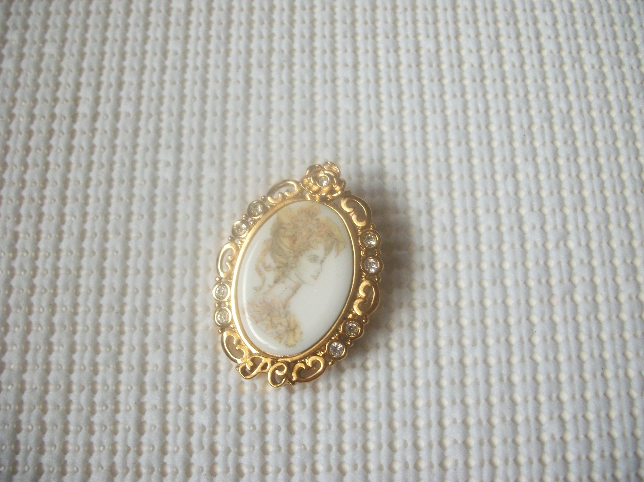 1950`s Cameo Figural Lady, Clear Crystals German Limoge Glass Hand Painted Pin 73017