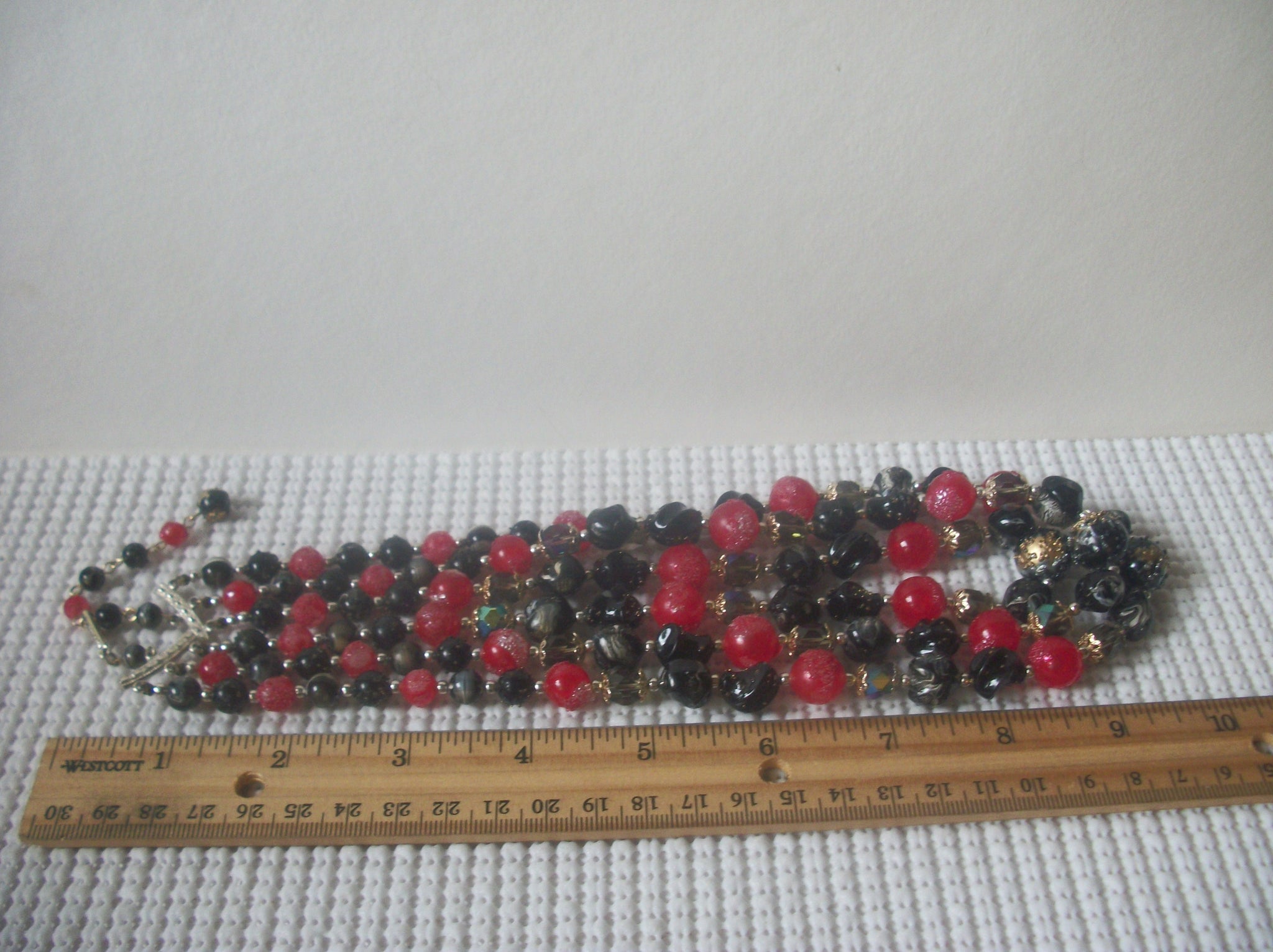 Vintage RARE JAPAN 1950s Black Red Gold Sugar Beads Molded Chunky Triple Strand Necklace 112016