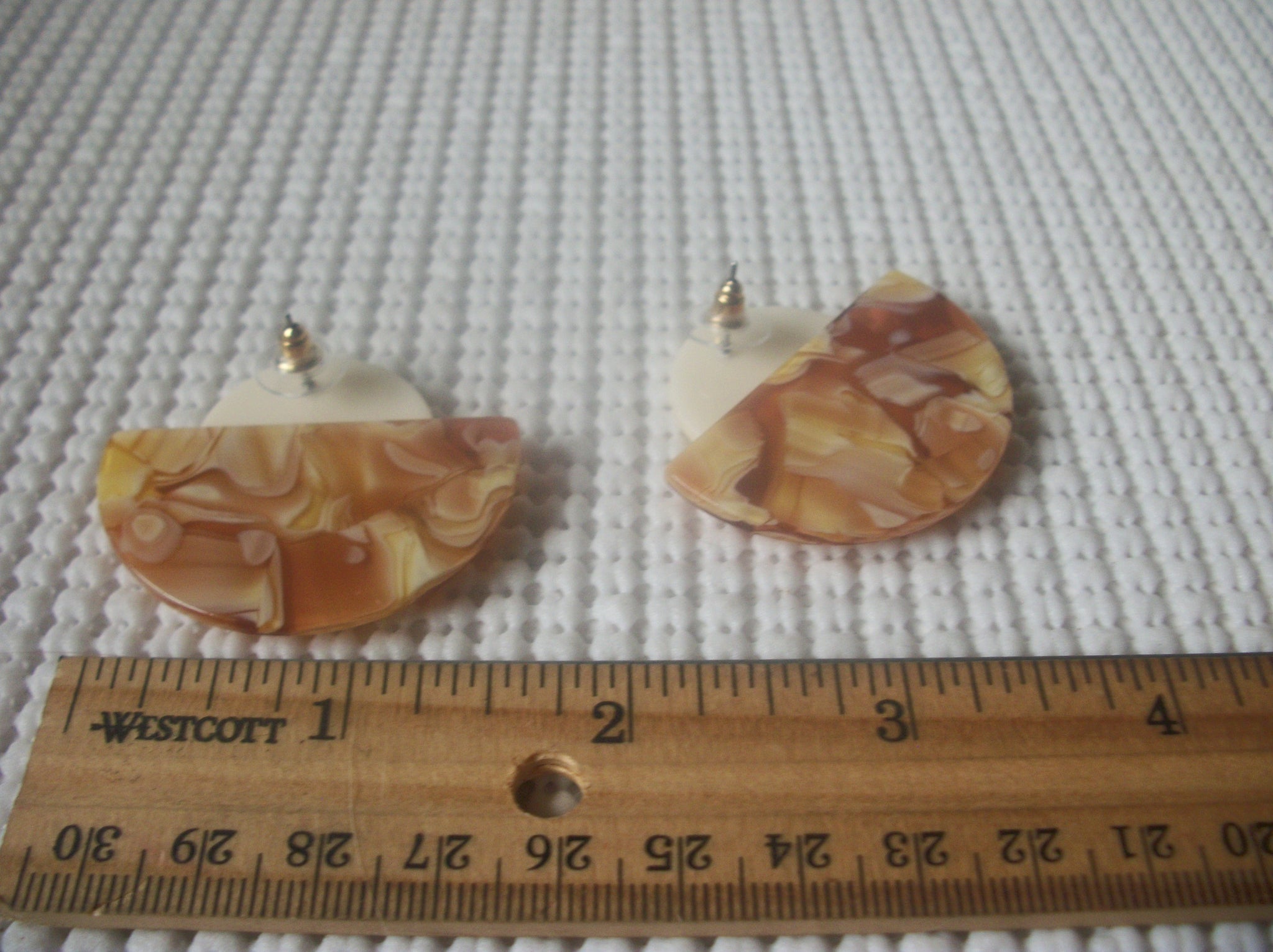 Retro Earrings, Beige Caramel Swirl Fan Tortoise Pierced 72116B