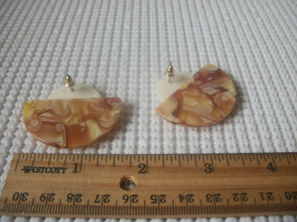 Retro Earrings, Beige Caramel Swirl Fan Tortoise Pierced 72116B