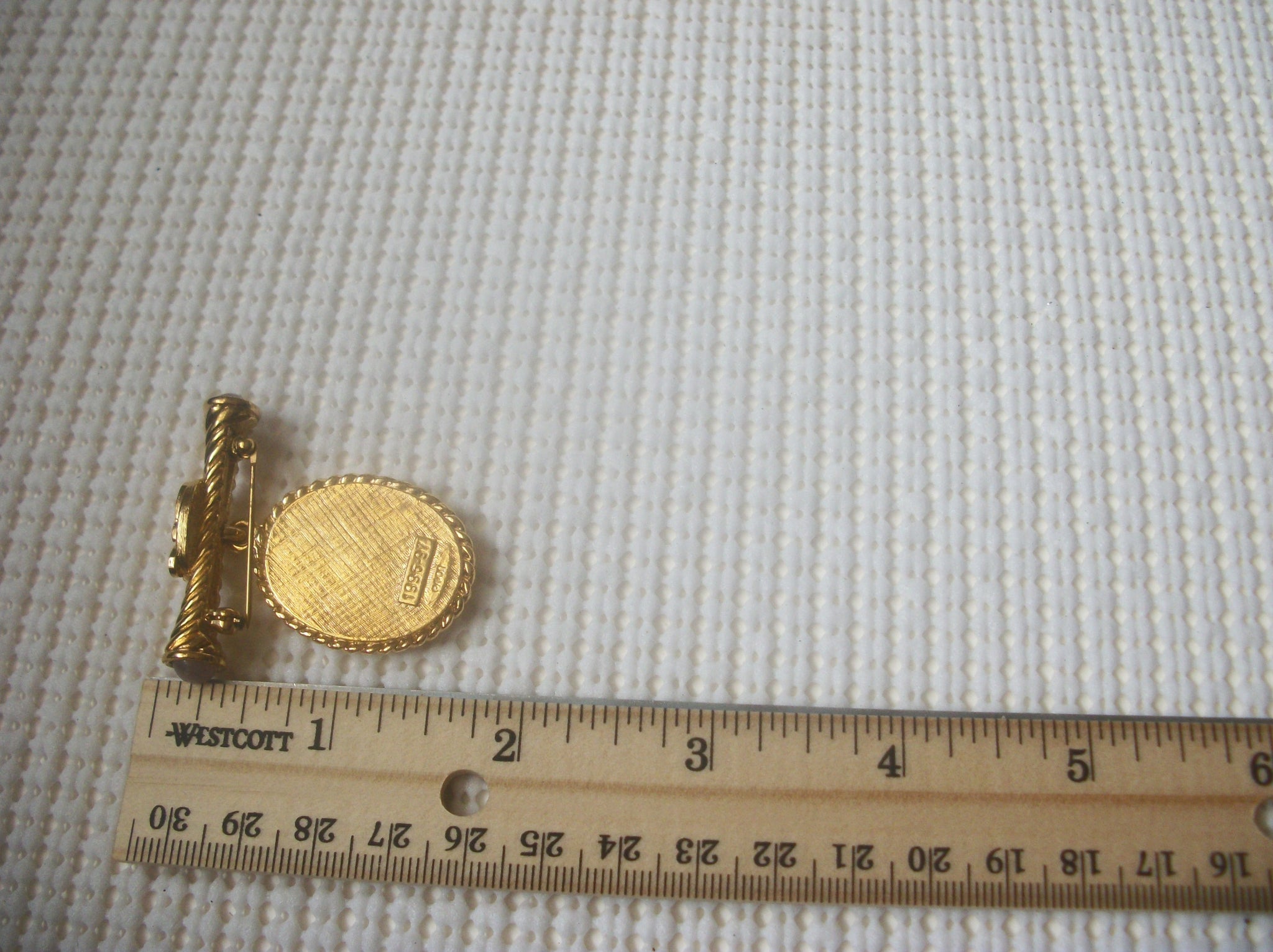 Vintage Jewelry Brooch Pin SIGNED AVON President's Club Cameo Gold Dangle