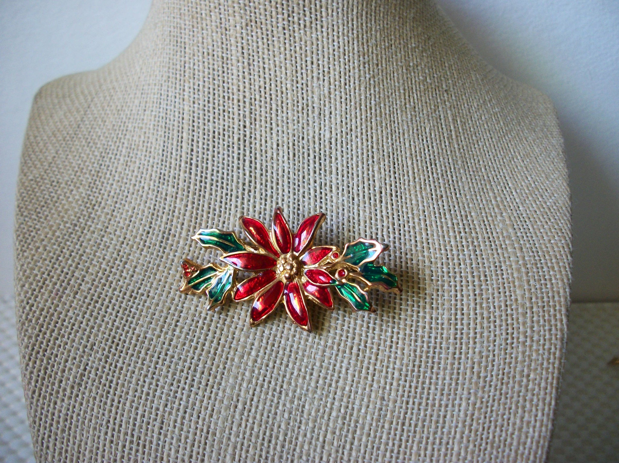 Vintage Brooch Pin, Christmas Festive Poinsettia Enameled Gold Tone 030521