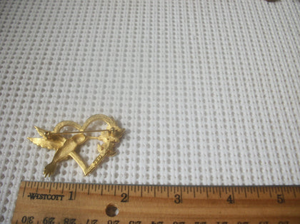 RARE Vintage Brooch Pin, Signed JJ Hummingbird Pink Flowers Gold Tone 82317