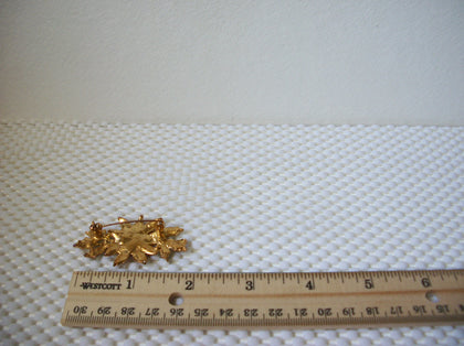 Vintage Brooch Pin, Christmas Festive Poinsettia Enameled Gold Tone 030521