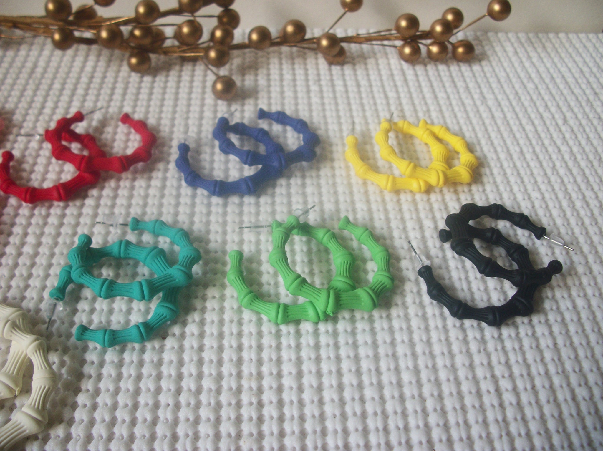 Retro Pierced Earrings Lot of 9X Bamboo Plastic Hoops 91916