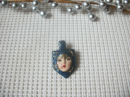 Vintage Figural Fortune Teller Ceramic Brooch Pin 5817