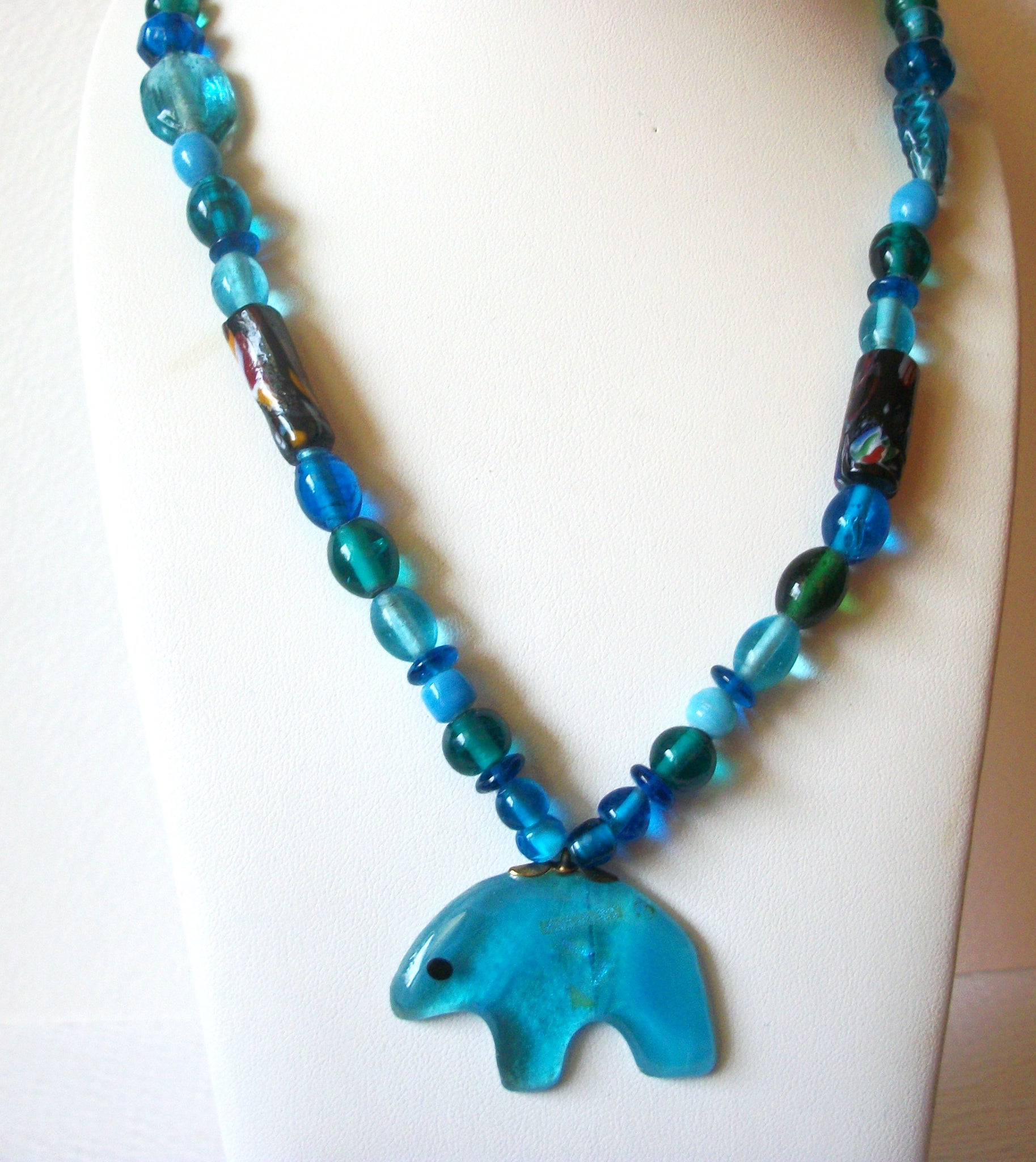 ZUNI Bear Pendant Vintage Blue Bullseye Glass Necklace 61518