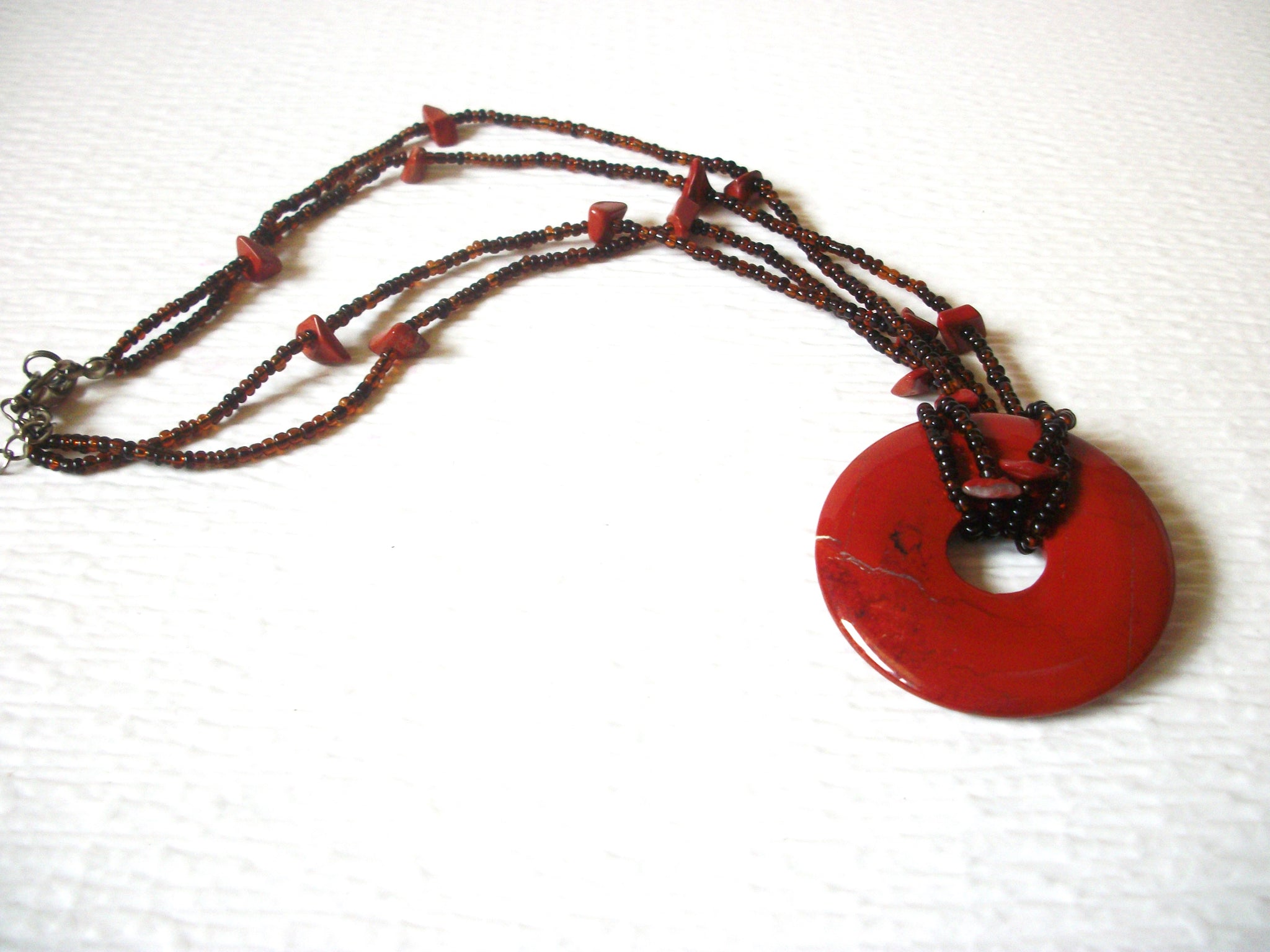 Red Jasper Donut Pendant Semi Precious Chips Glass Necklace 9216
