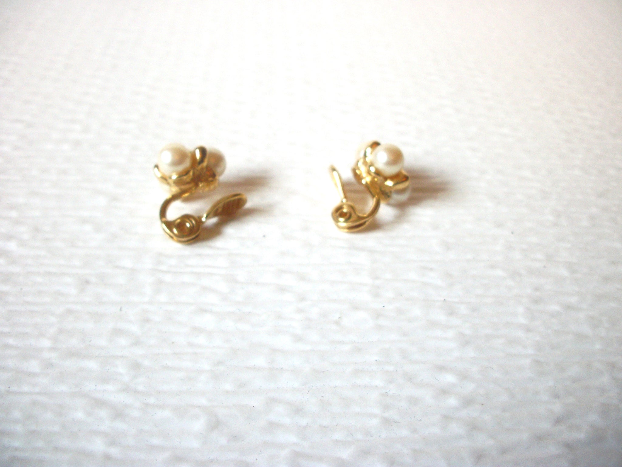 Vintage Small  MONET Faux Pearl Clip On Earrings 92216