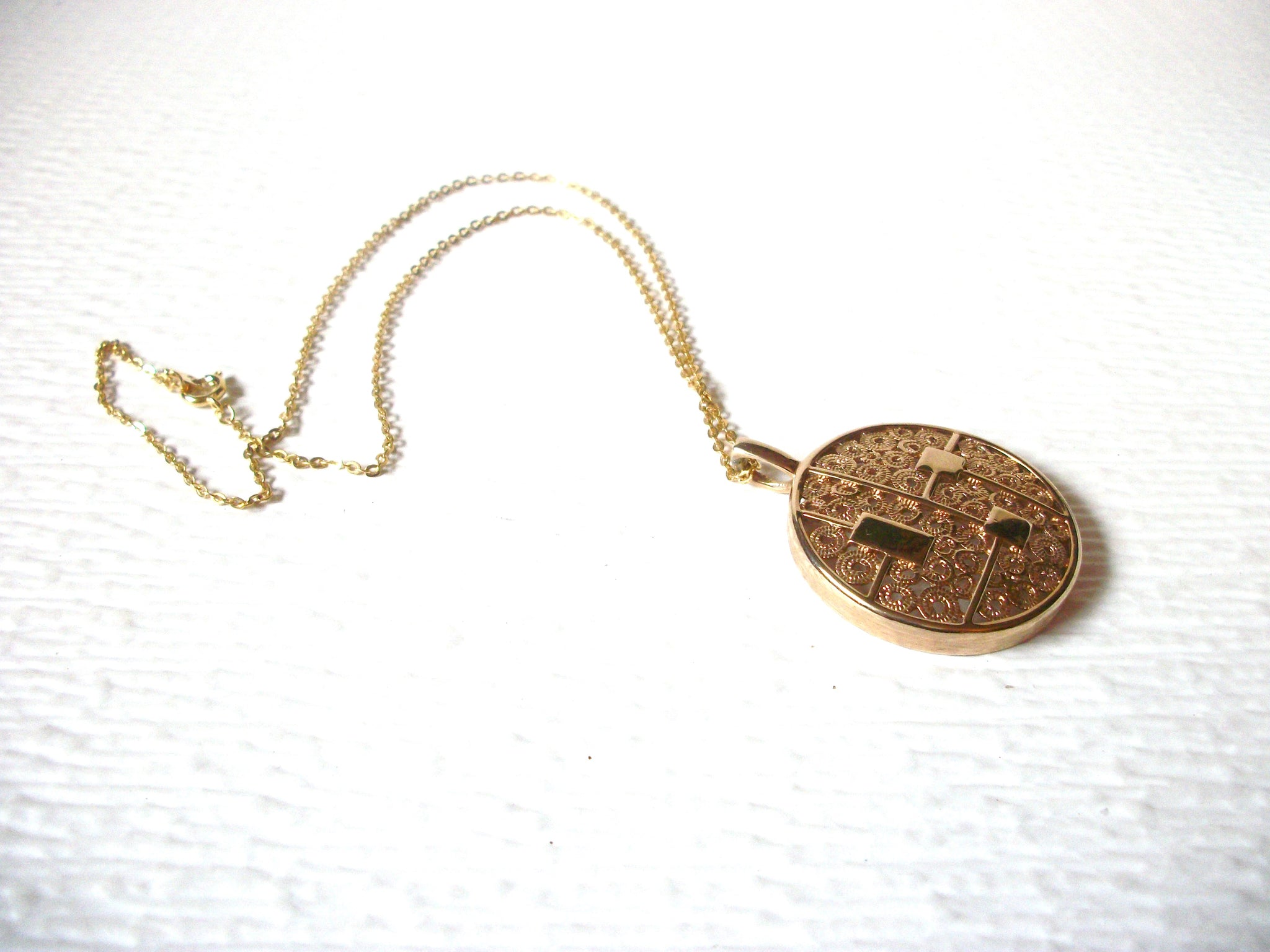 Vintage SARAH Cov Gold Toned Pendant Necklace 123116