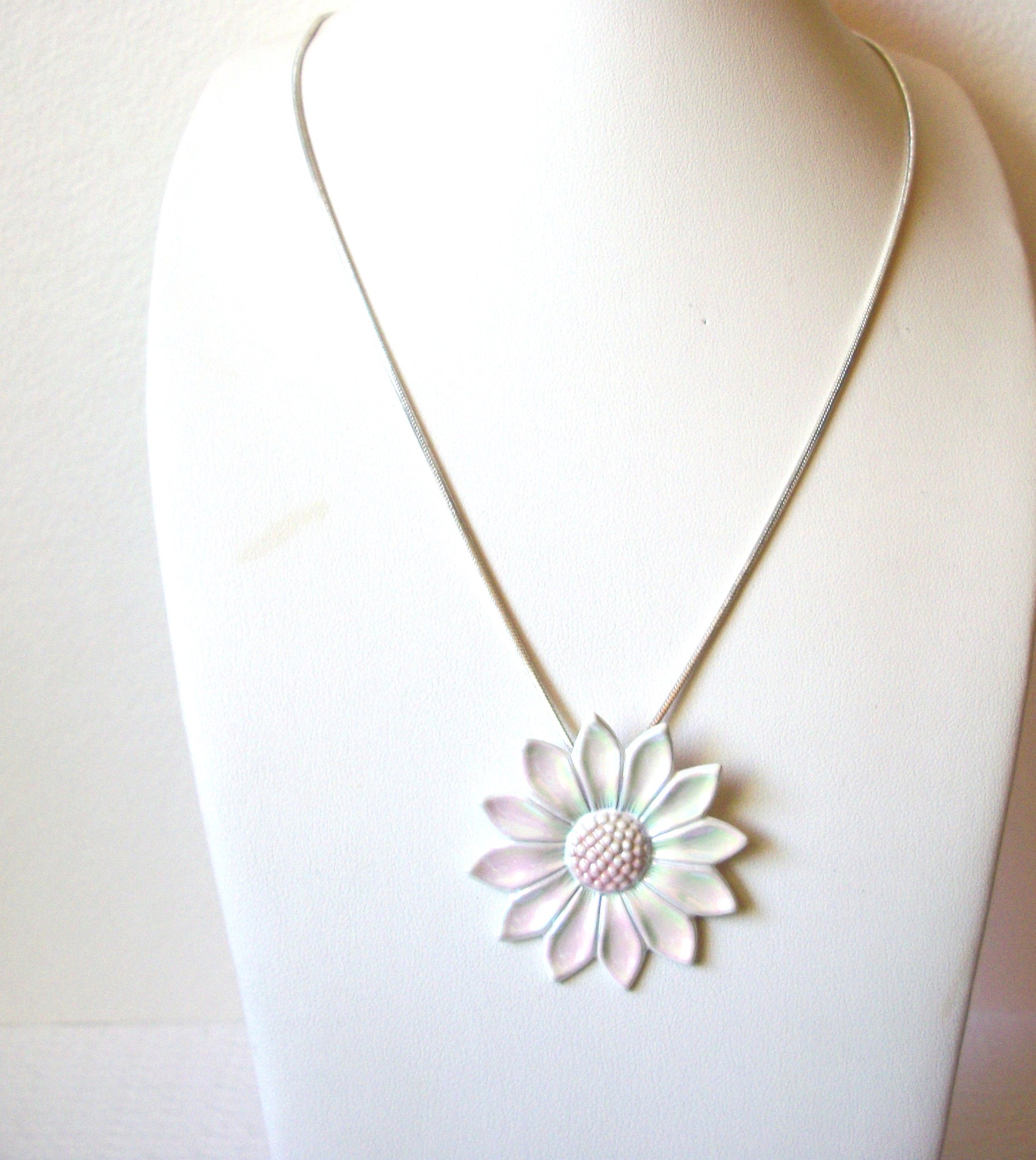PARKLANE Vintage Daisy Flower Necklace 122920