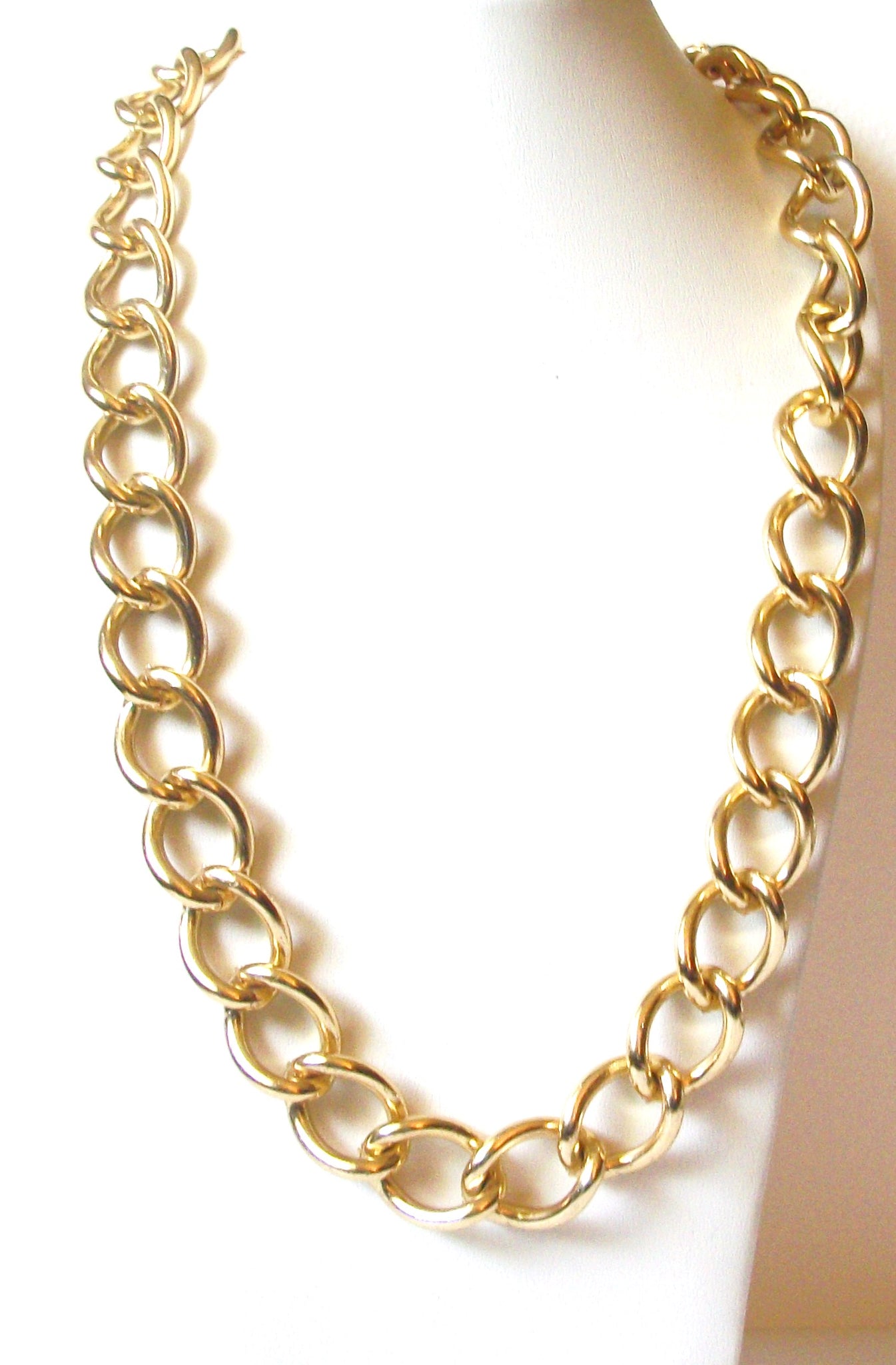 Retro Chunky 1980s Gold Toned Metal Links 32 Inch Necklace 123120