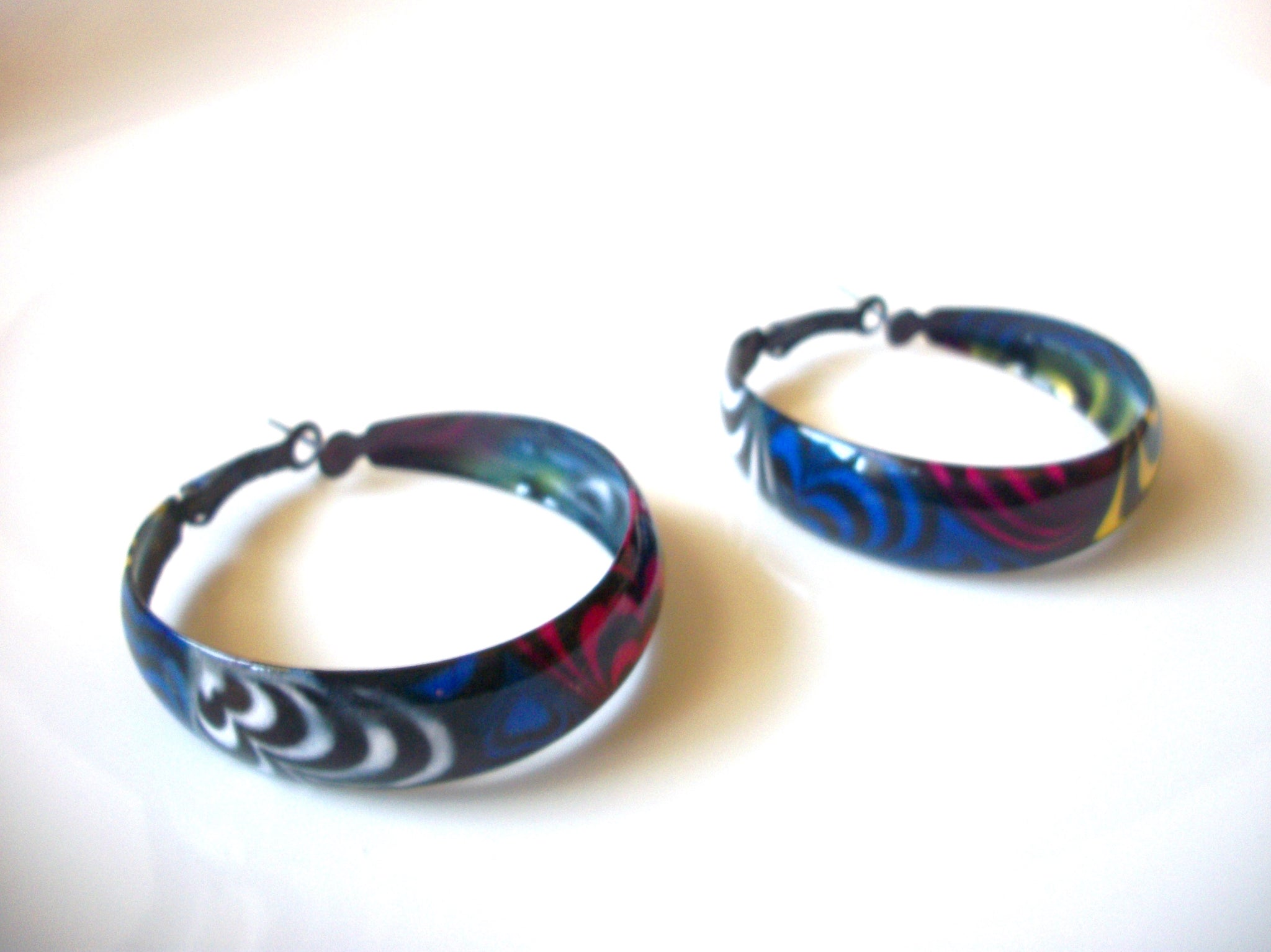 Funky Retro 1970s Enameled Big Hoop Earrings 9216