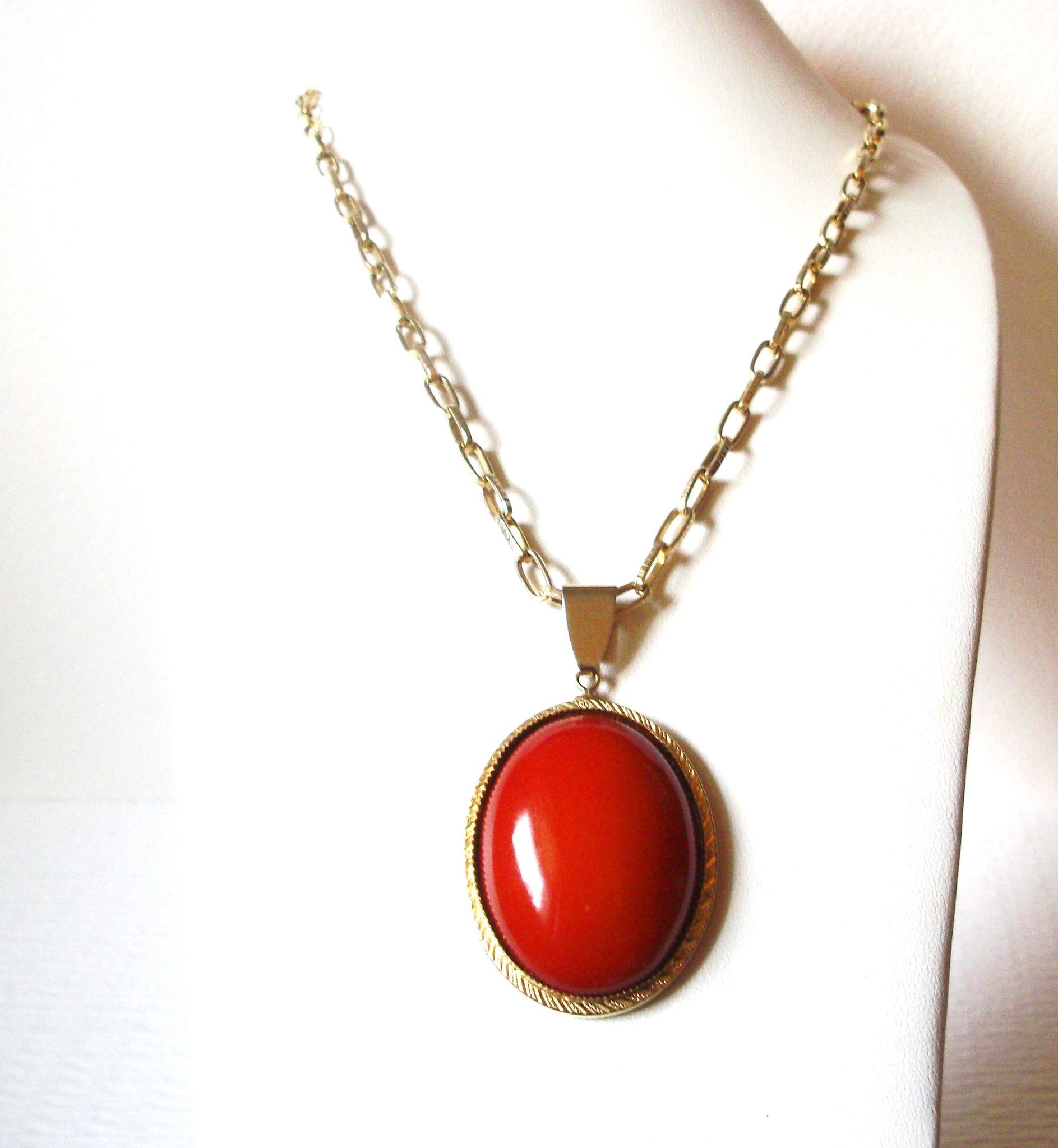 Retro Gold Orange Toned Cabochon Pendant Necklace 122820