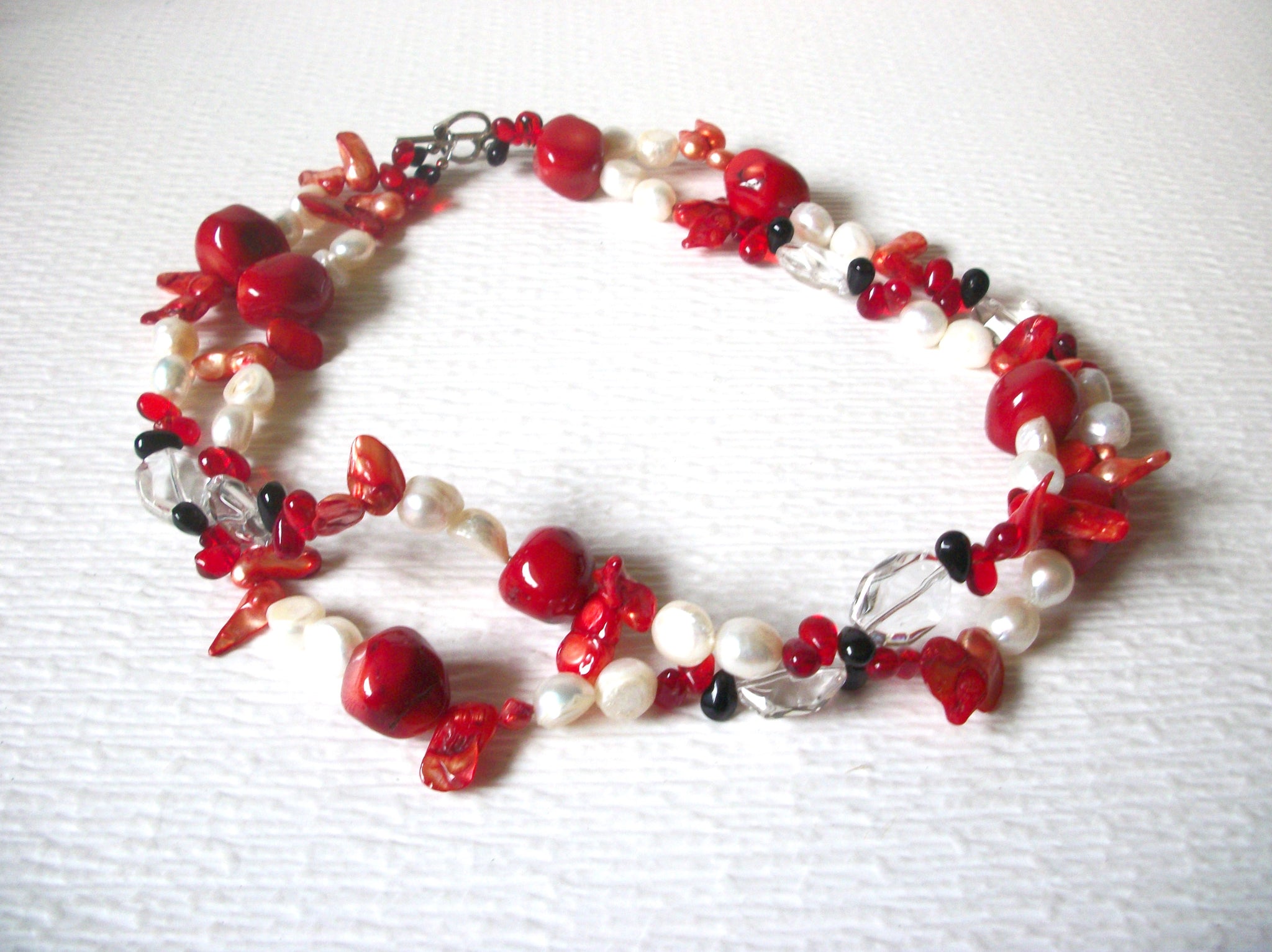 Vintage Red Dyed Shell Glass Pearl Black Onyx 20' Necklace 122916