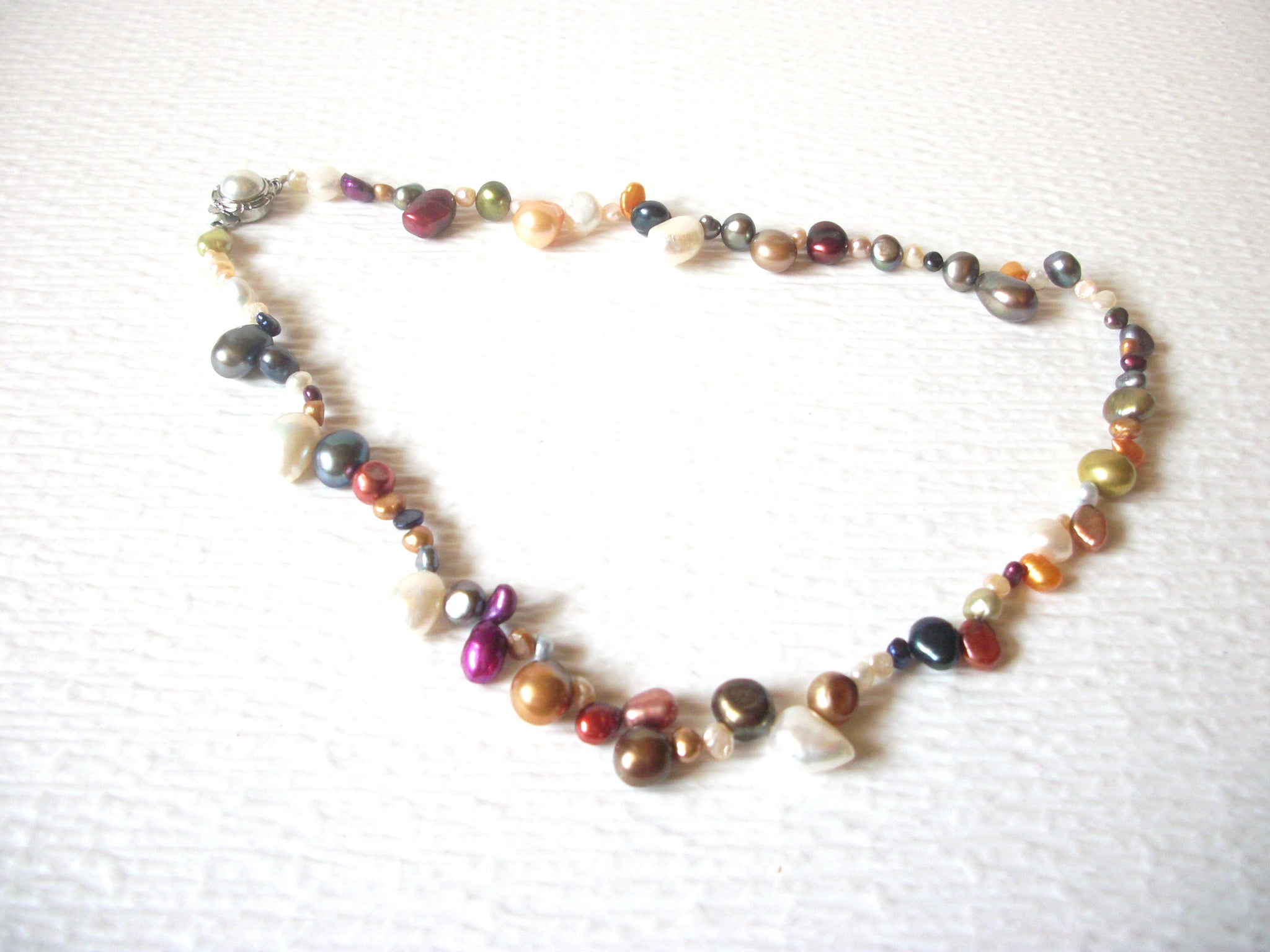 Glass Dipped Shell Pearl Shorter Length Necklace 91517