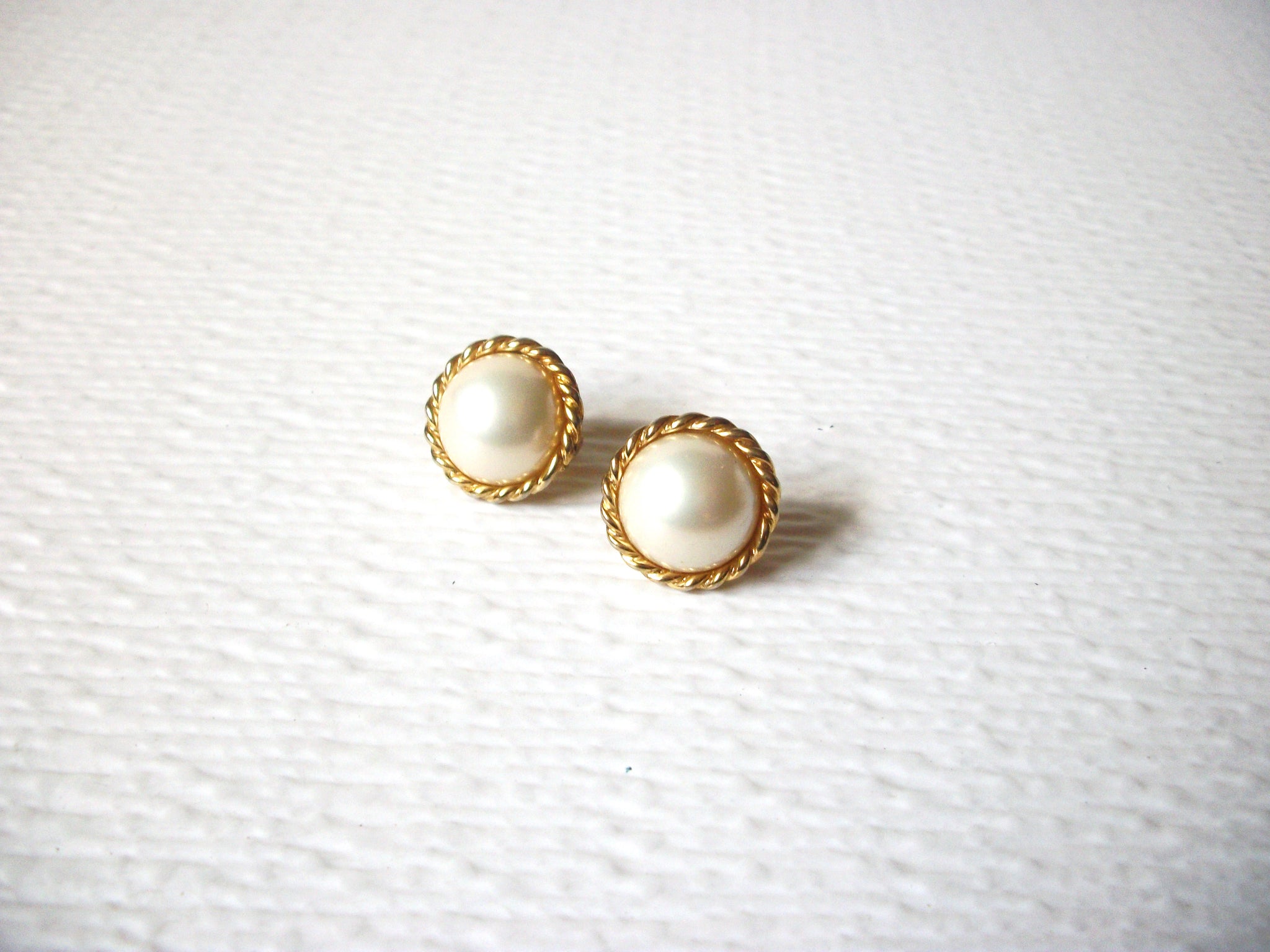 Vintage Glass Dipped Pearl Clip On Earrings 123020