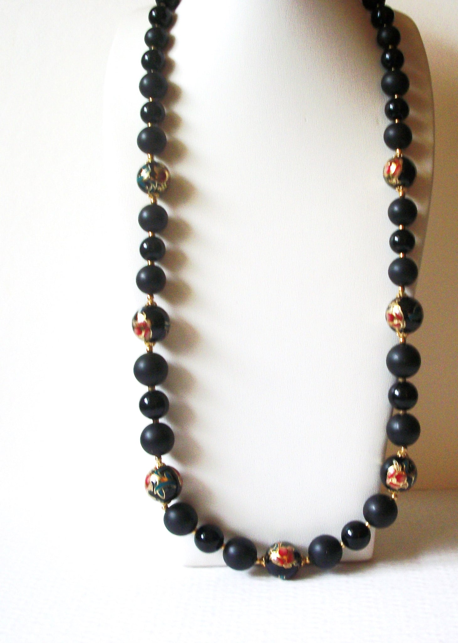 RARE JAPAN Black Gold Toned Cloisonne Flower 1950s Vintage Necklace 91017