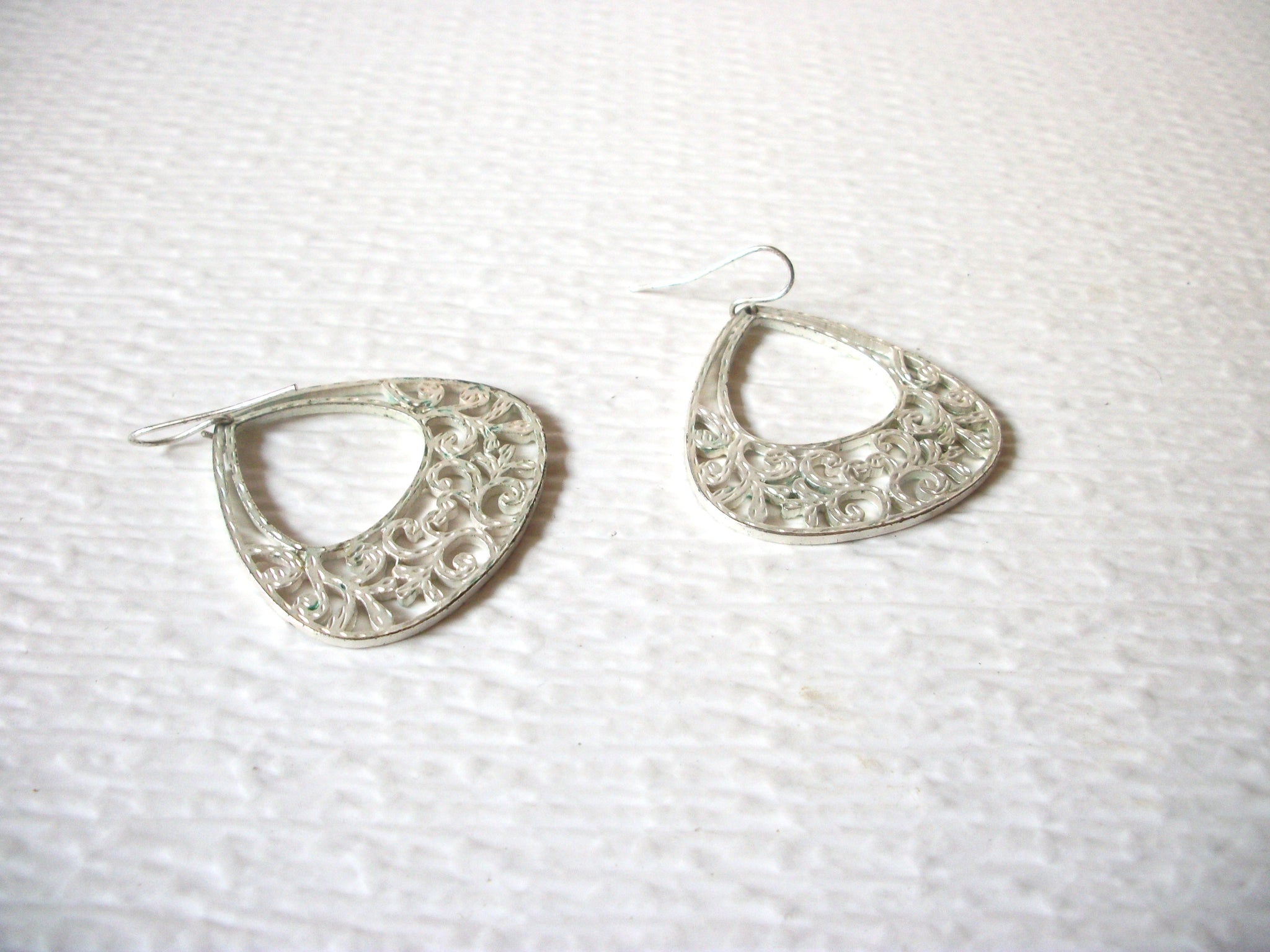 Retro Silver Tone Filigree 1980s Dangle Earrings 61518