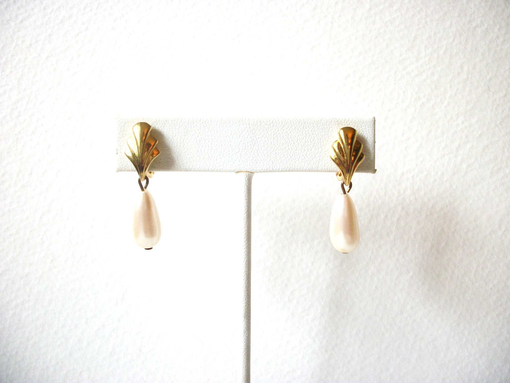 Vintage MONET Faux Pearl Clip On Earrings 82217