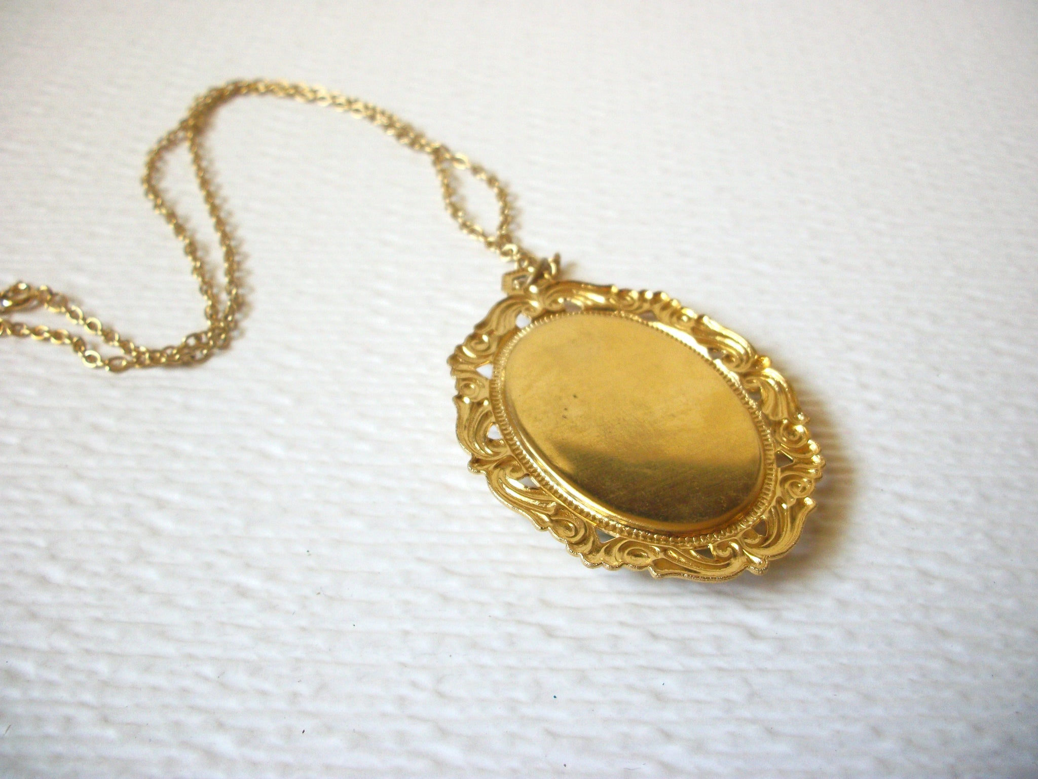 Vintage 1950s Gold Toned Flower Pendant Necklace 60116