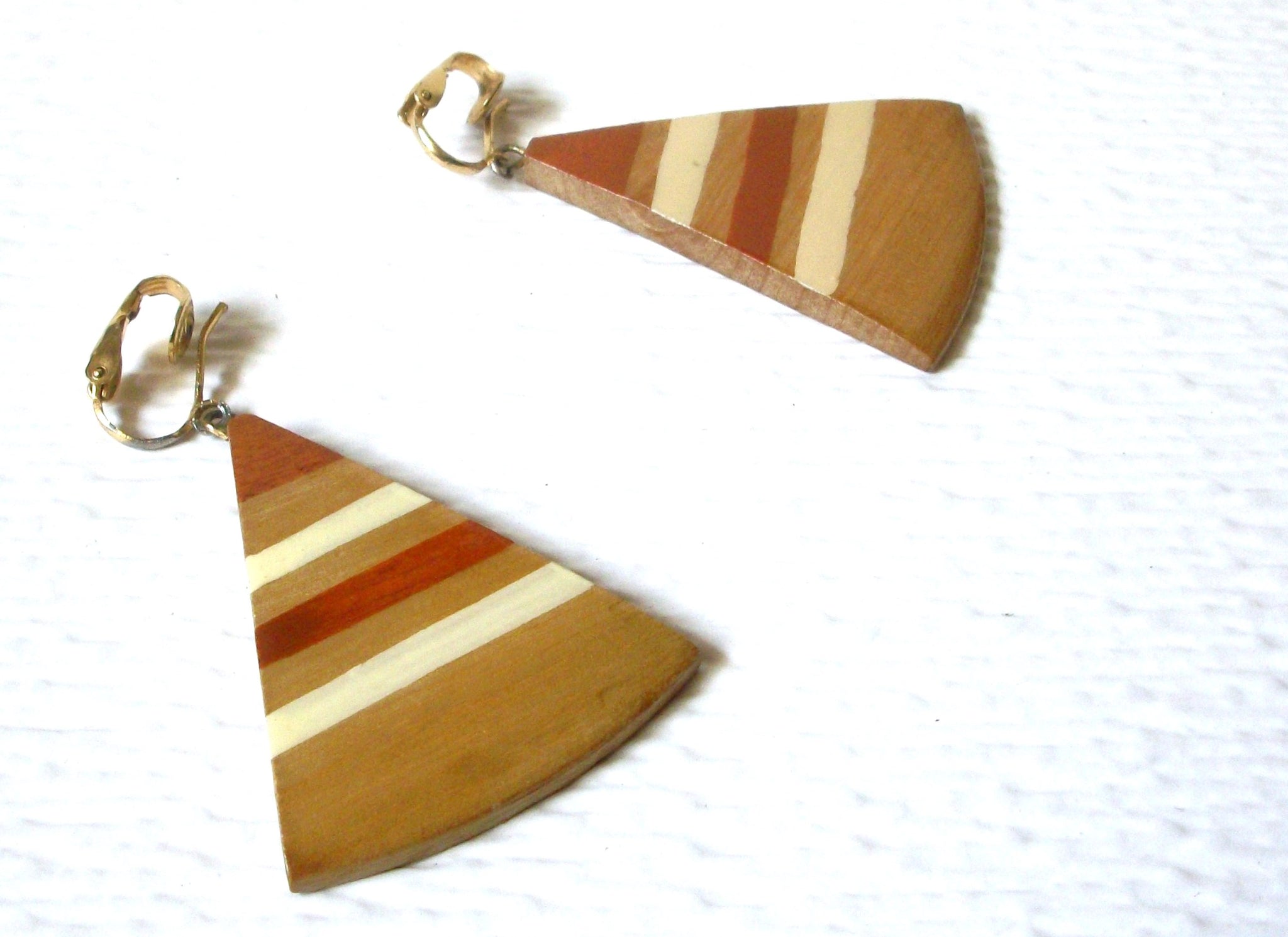 Retro Laminated Wood Dangle Clip On Earrings 123020