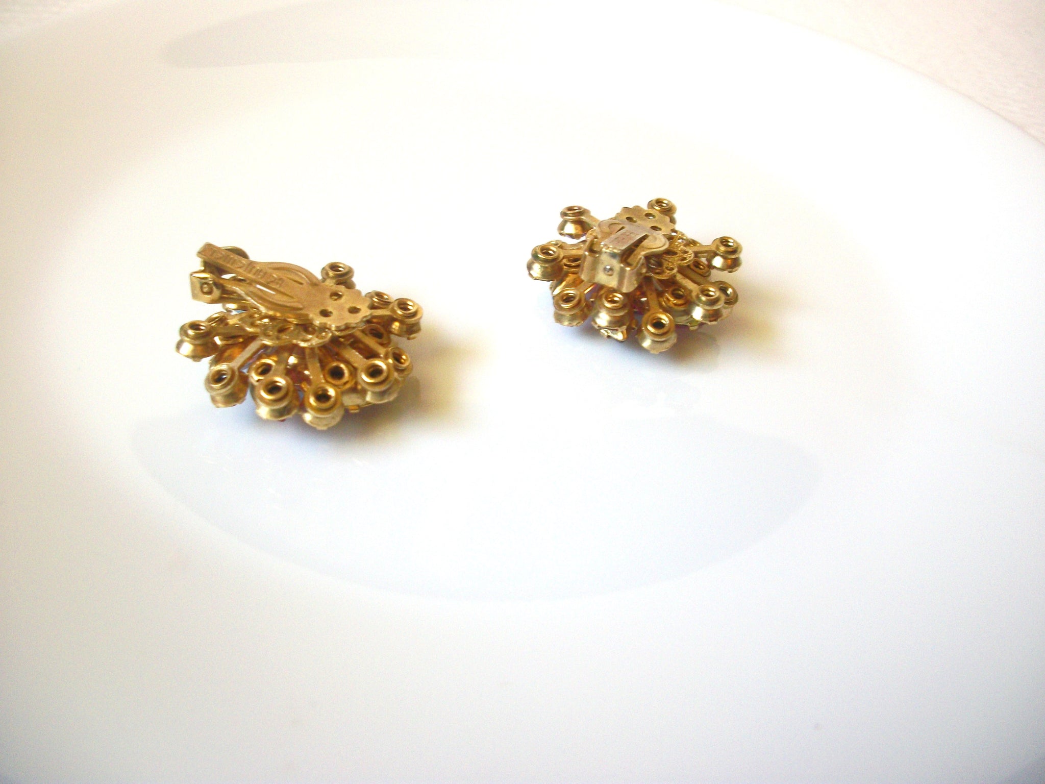 Vintage BEAUJEWELS Sparkling Cluster Clip On Earrings 122120