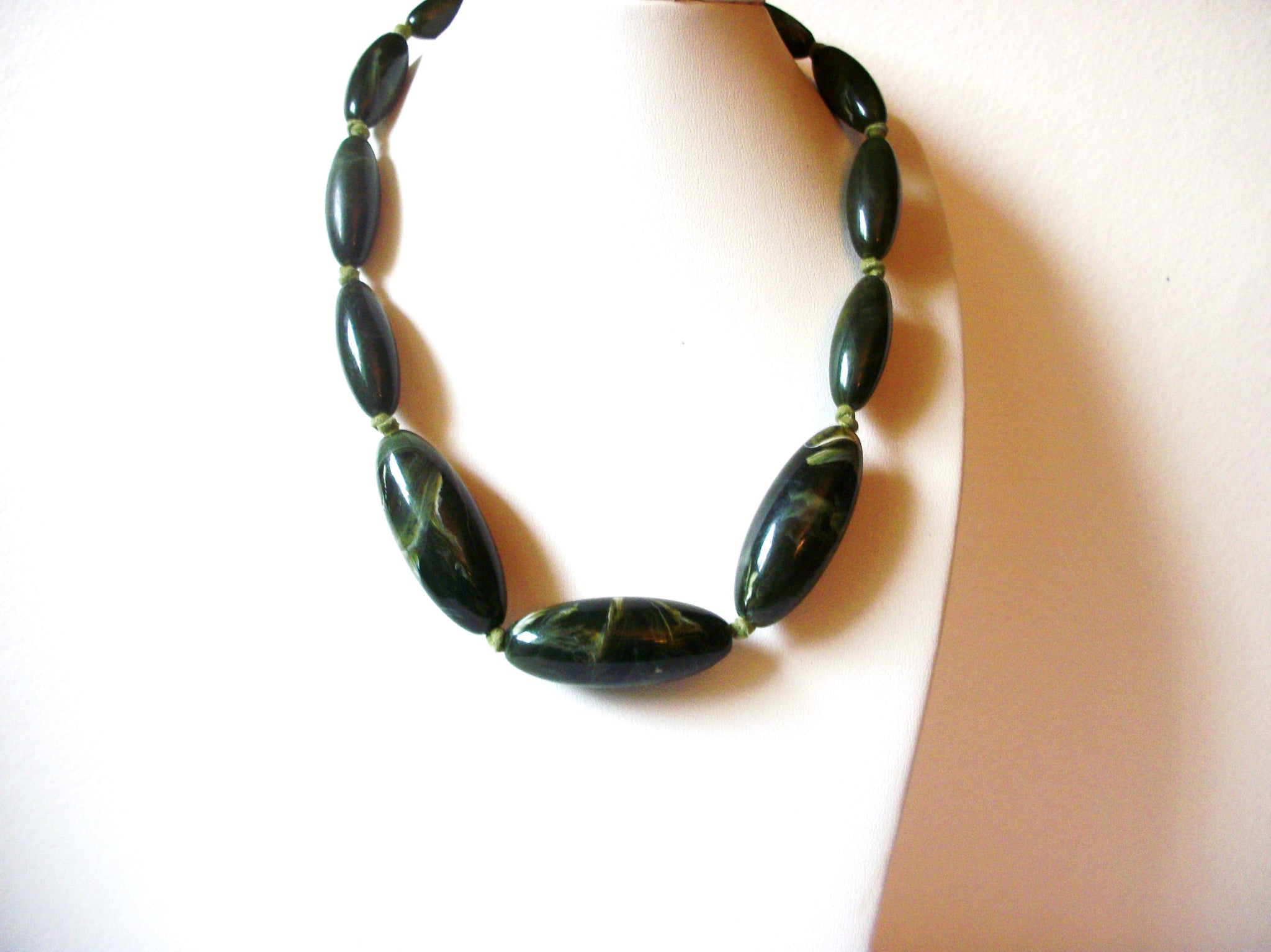 Forest Green Marbleized Glass Necklace 122520