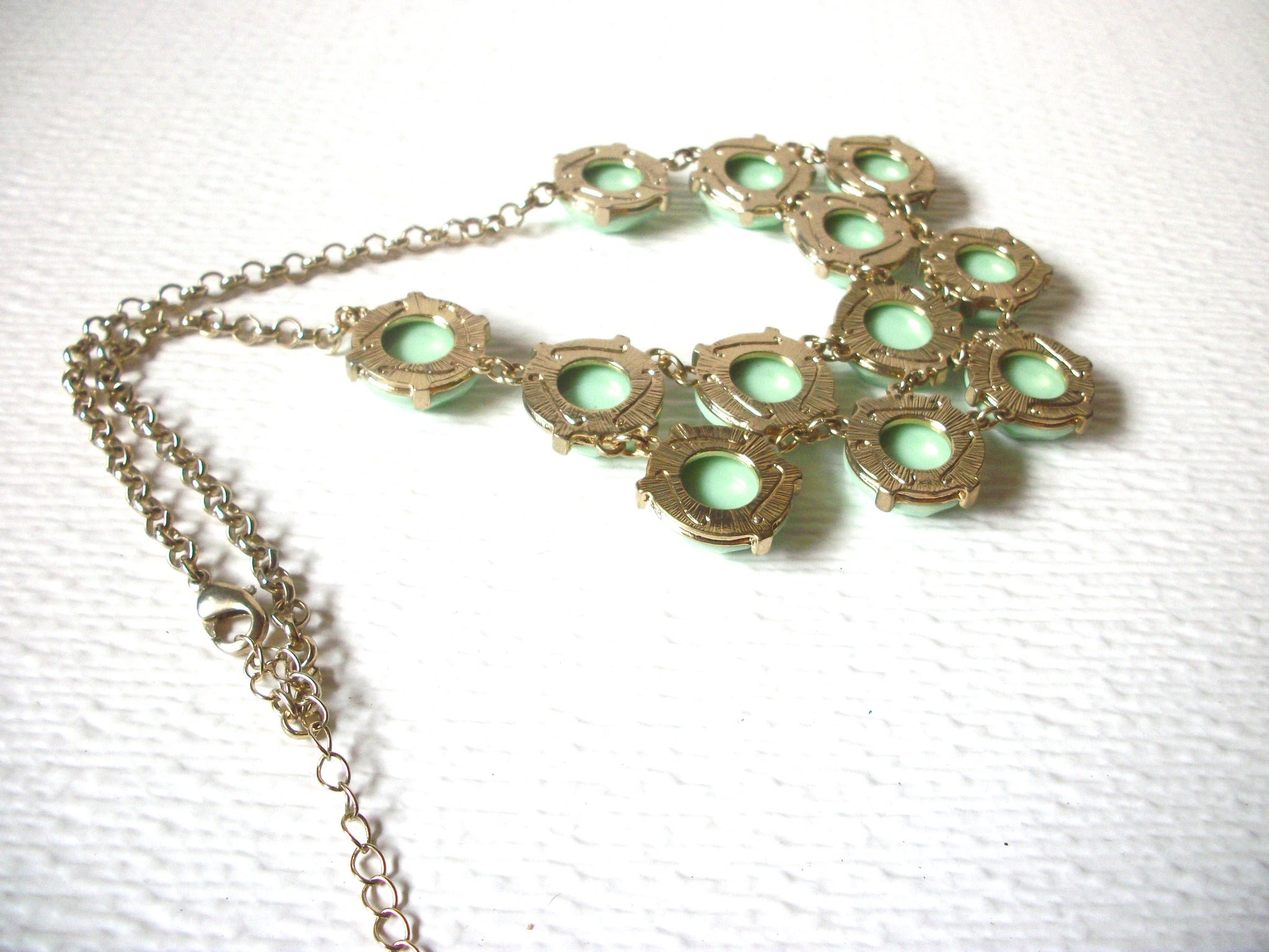 Retro Mint Green Statement Necklace 122620