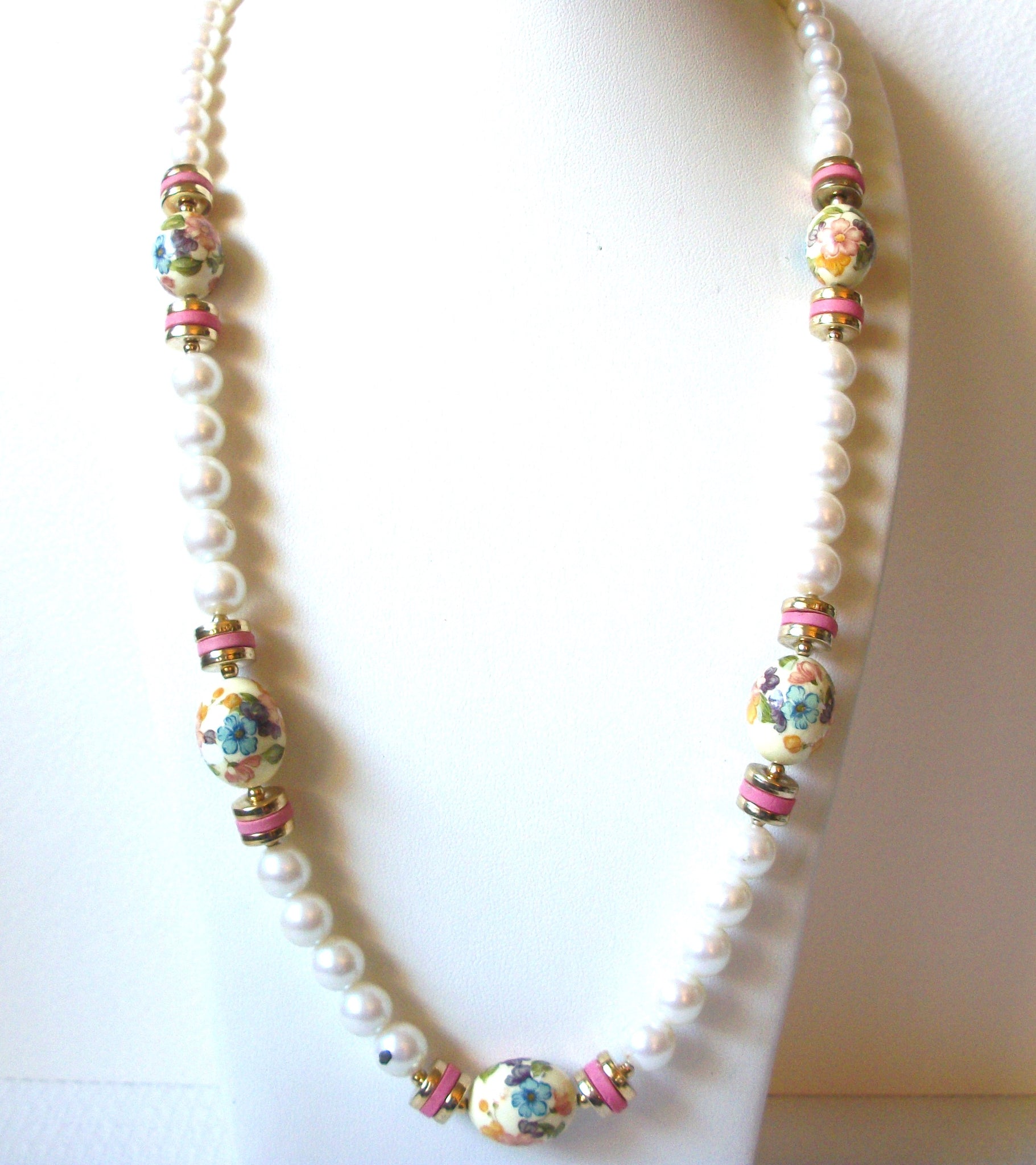 Vintage Hand Painted Faux Pearl Necklace 101820