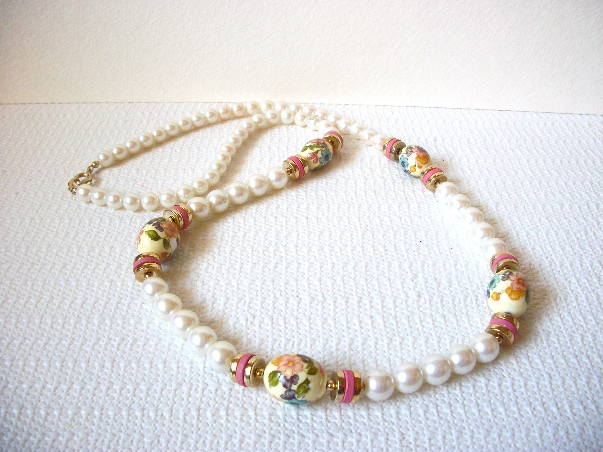 Vintage Hand Painted Faux Pearl Necklace 101820