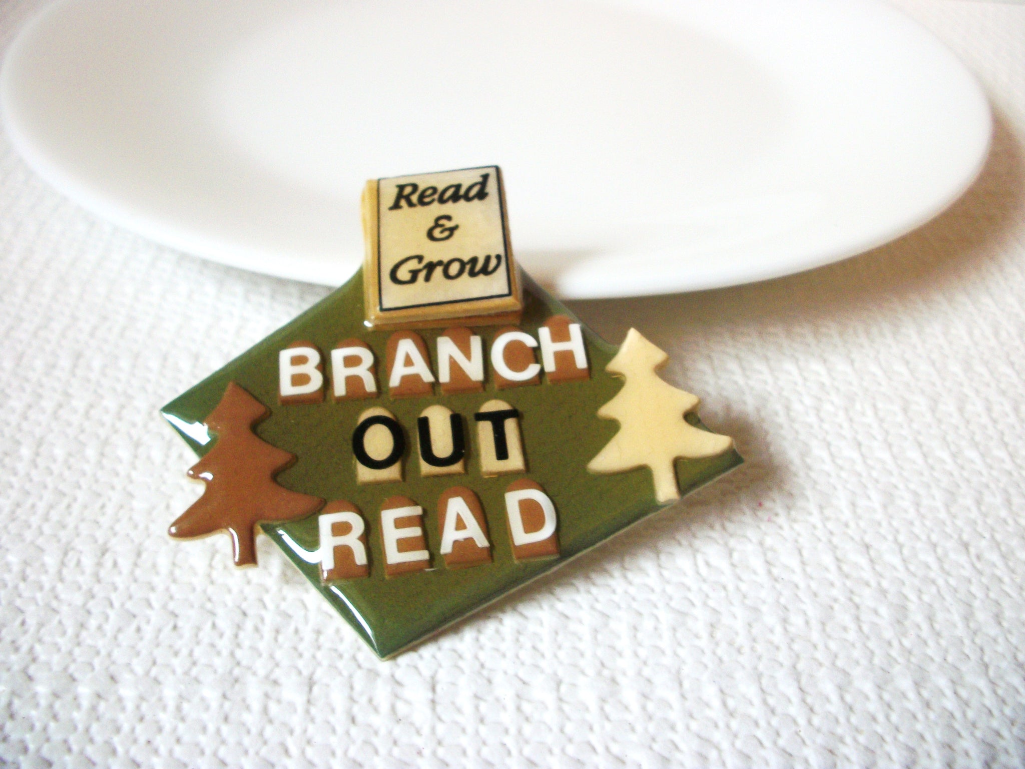 Vintage Lucinda Book Pins, Lucinda Pins 101920