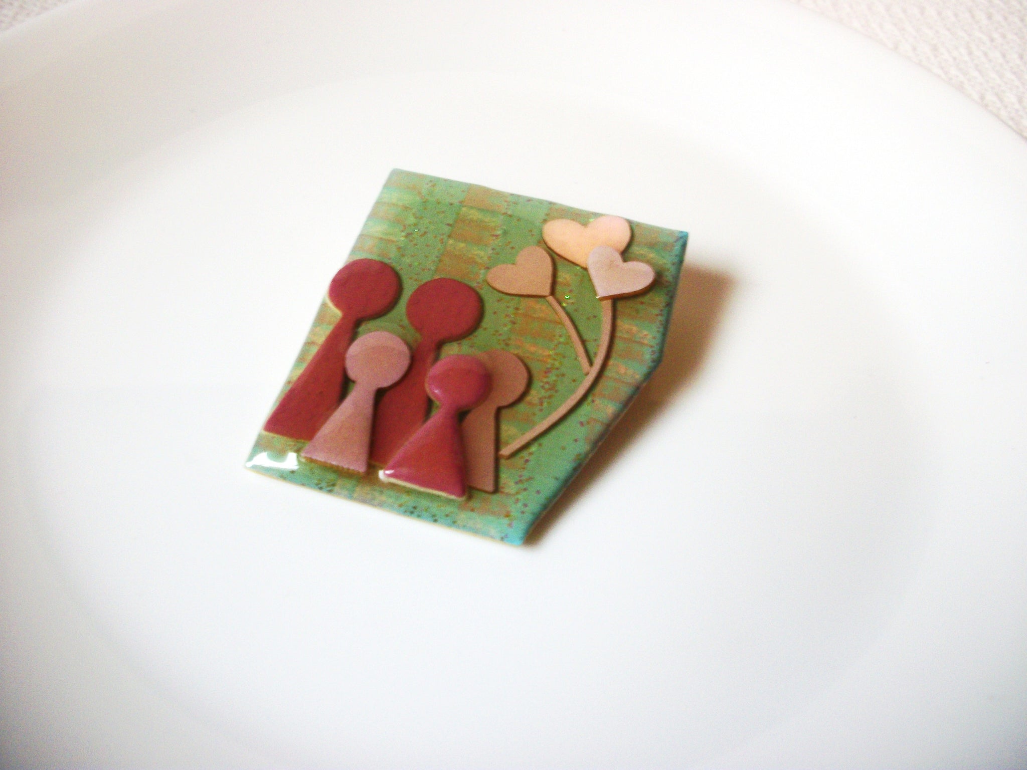 LUCINDA Little People Glitter Love Brooch Pin 102020