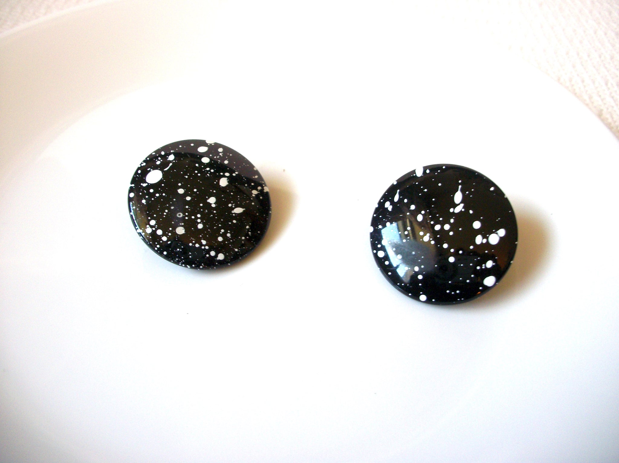 Retro Black White Earrings 71218D