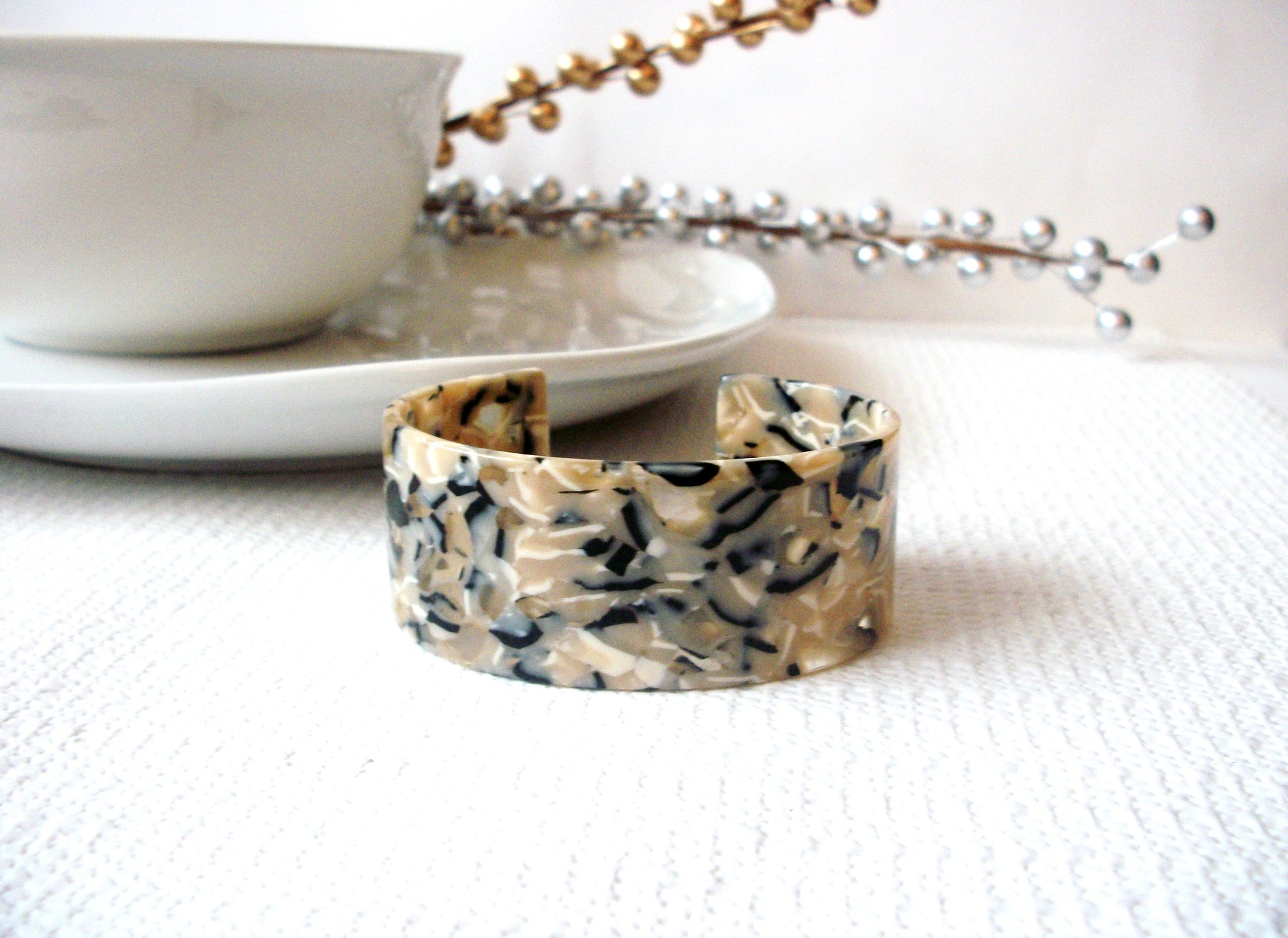 Sarah Light Ivory Black Cuff Bracelet, Simple Minimalist Tortoise Bracelet, Tortoiseshell Cuff, Tortoise Shell Cuff Bangle, Acetate Cuff S19