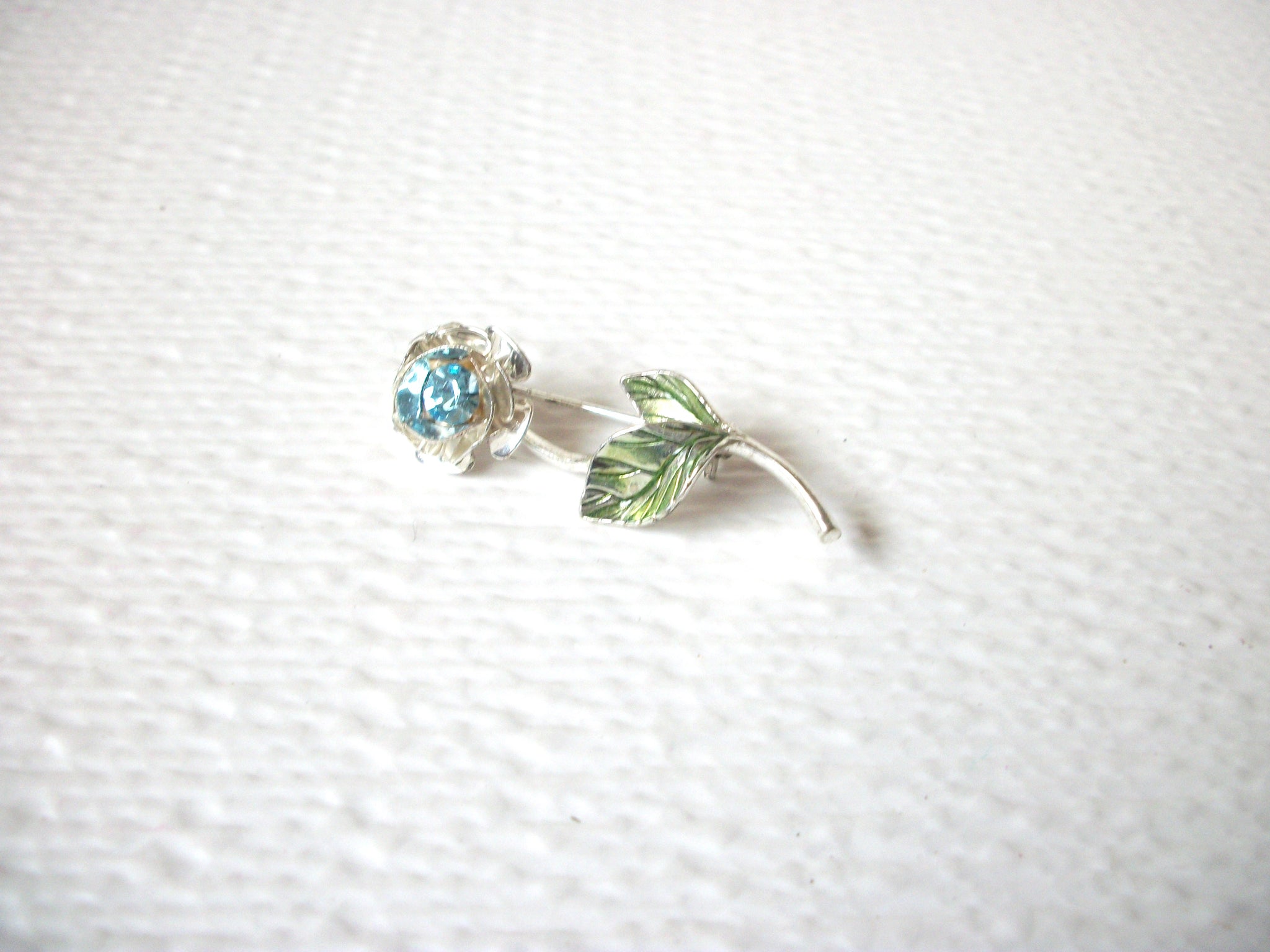 AVON Flower Brooch Pin 102720