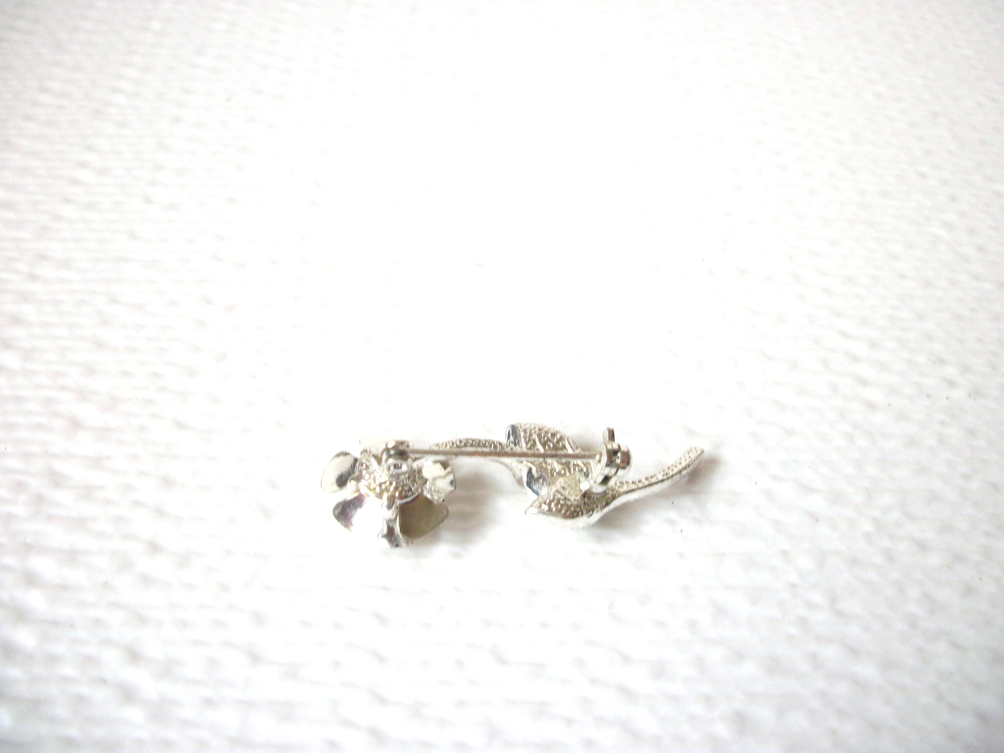 AVON Flower Brooch Pin 102720