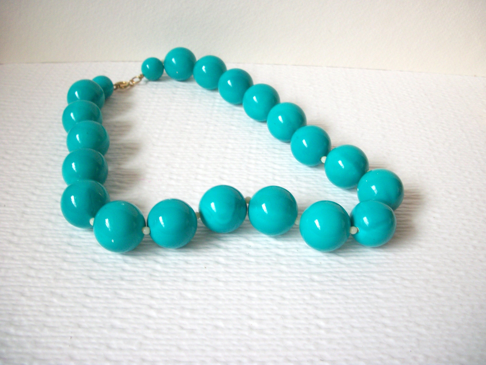 Retro Chunky Vivid Blue Necklace 102720