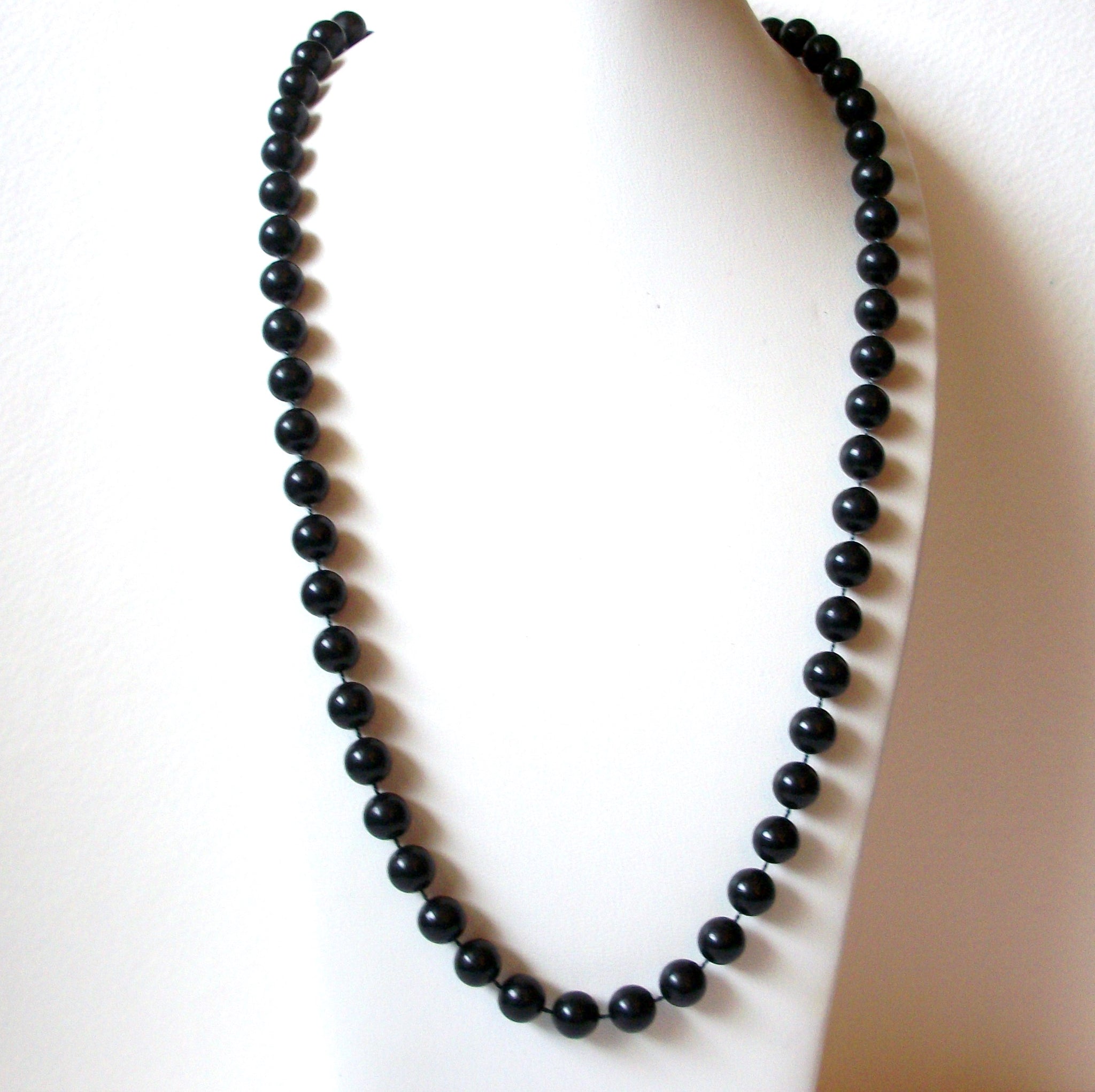 Retro Black Beaded Necklace 102820