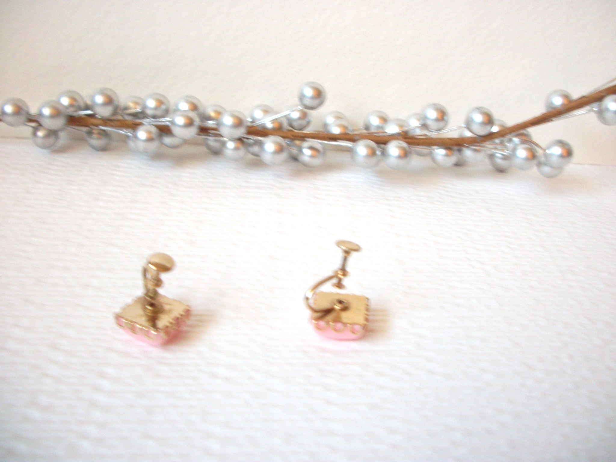 1950s Vintage Pale Pink Thermoset Screw Back Earrings 102920